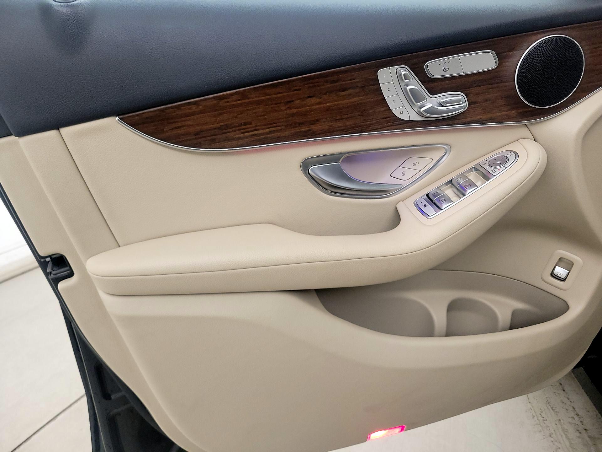 Thumbnail: 2022 Mercedes-Benz GLC - 12