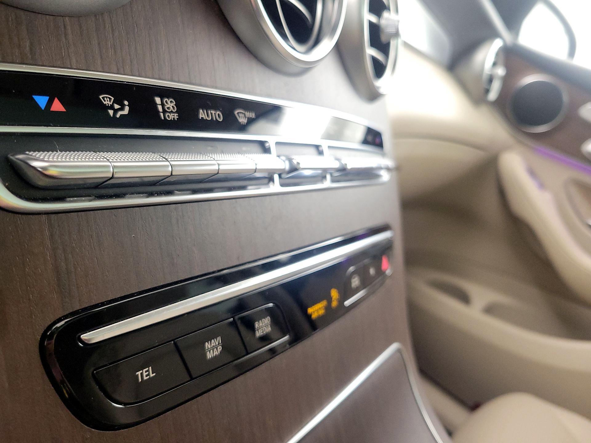 Thumbnail: 2022 Mercedes-Benz GLC - 17