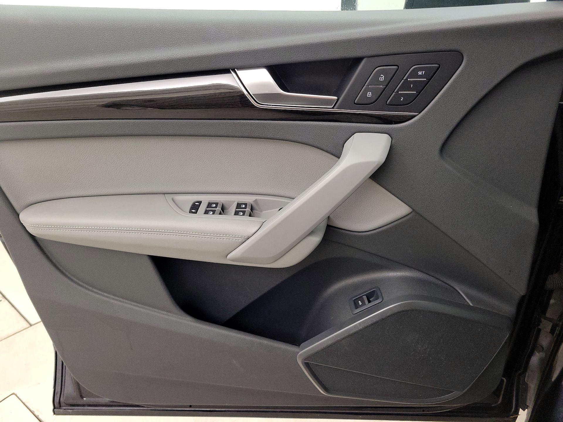 Thumbnail: 2020 Audi Q5 - 12