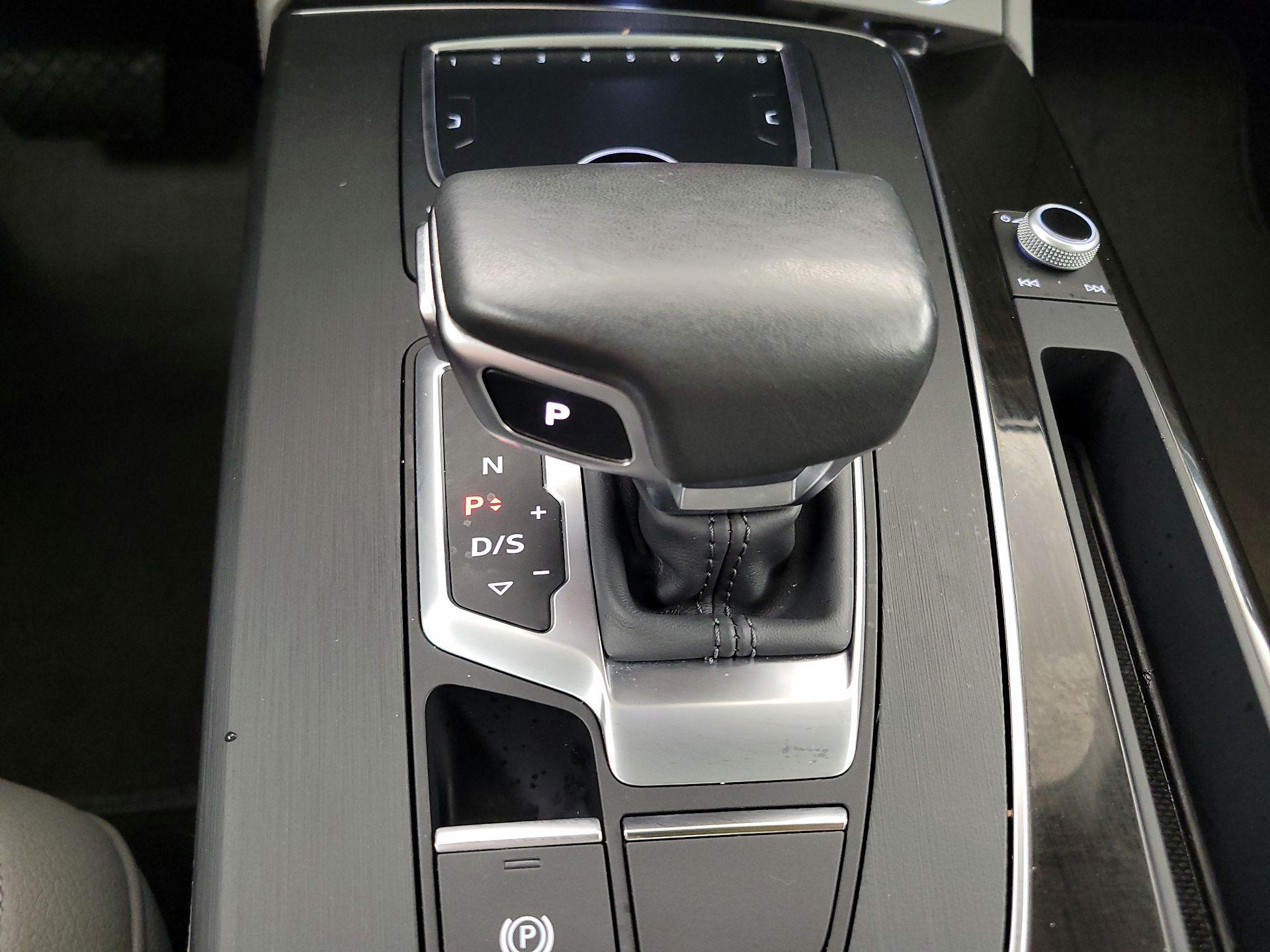 Thumbnail: 2020 Audi Q5 - 18