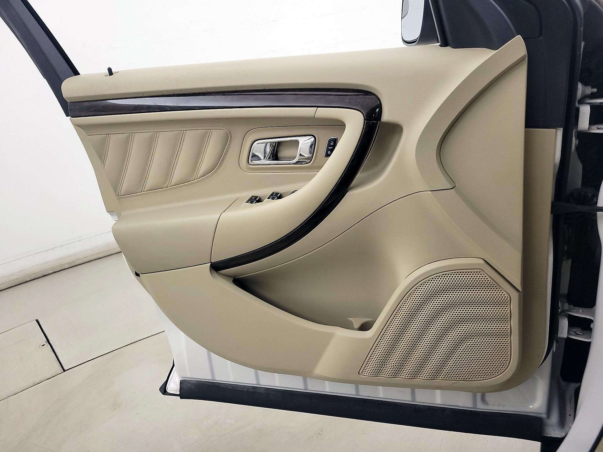 Thumbnail: 2014 Ford Taurus - 12