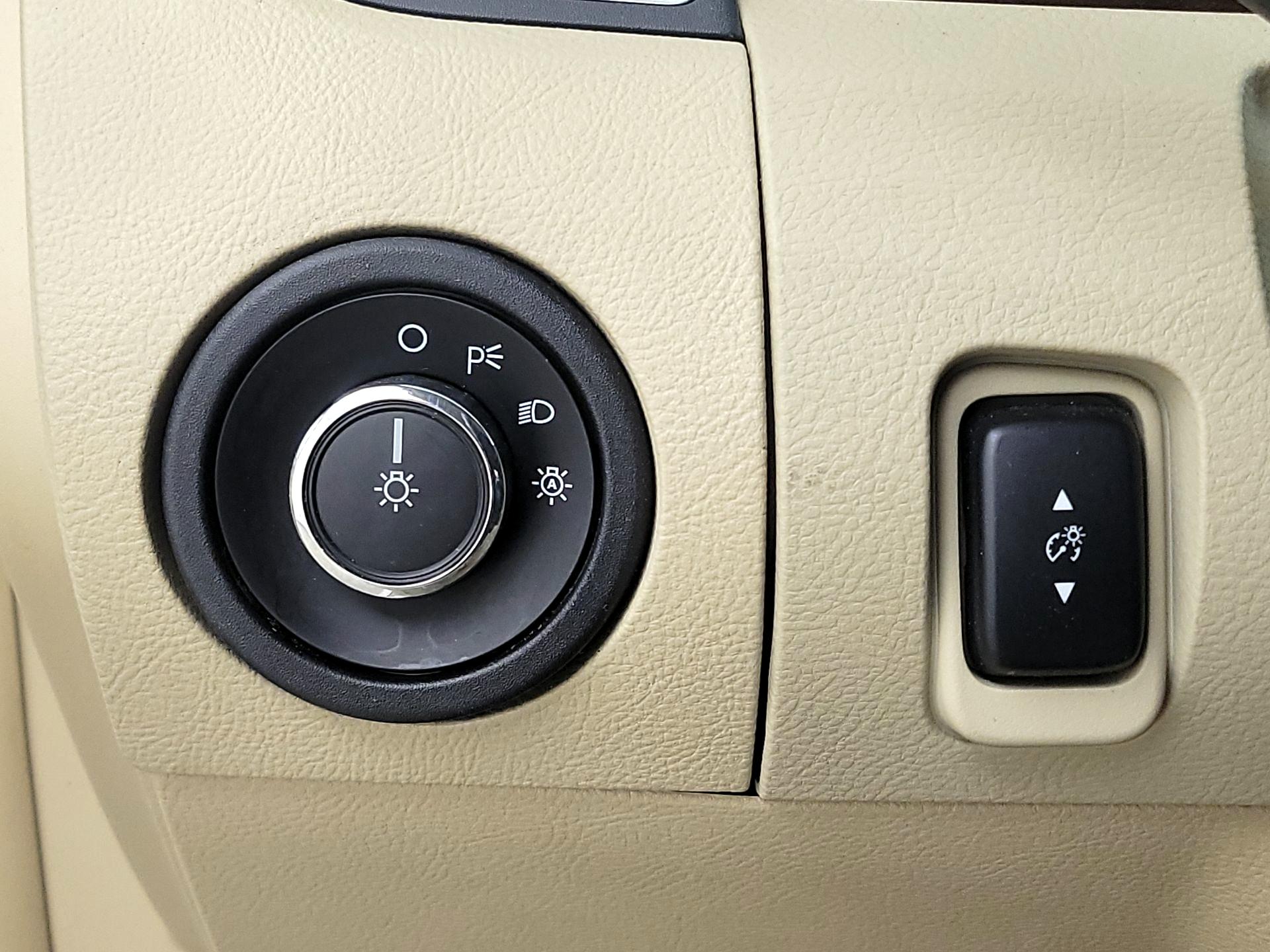 Thumbnail: 2014 Ford Taurus - 13