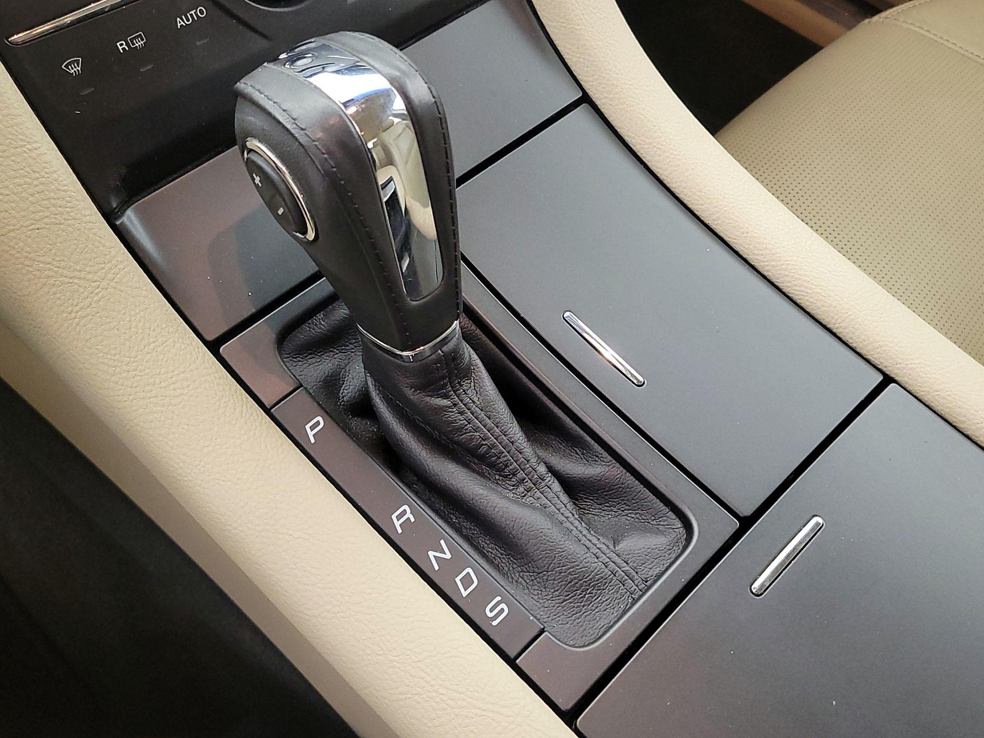 Thumbnail: 2014 Ford Taurus - 18