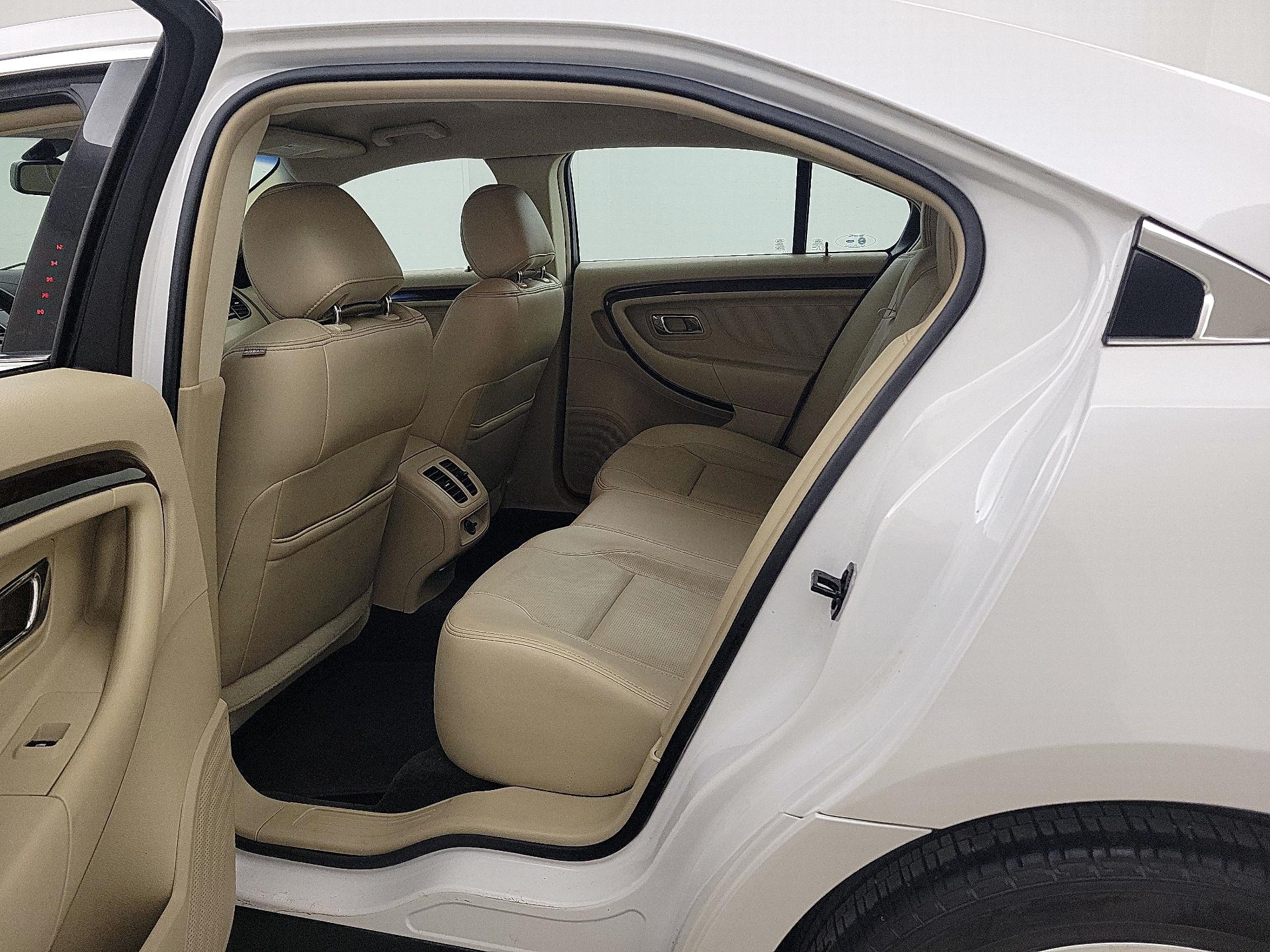 Thumbnail: 2014 Ford Taurus - 20