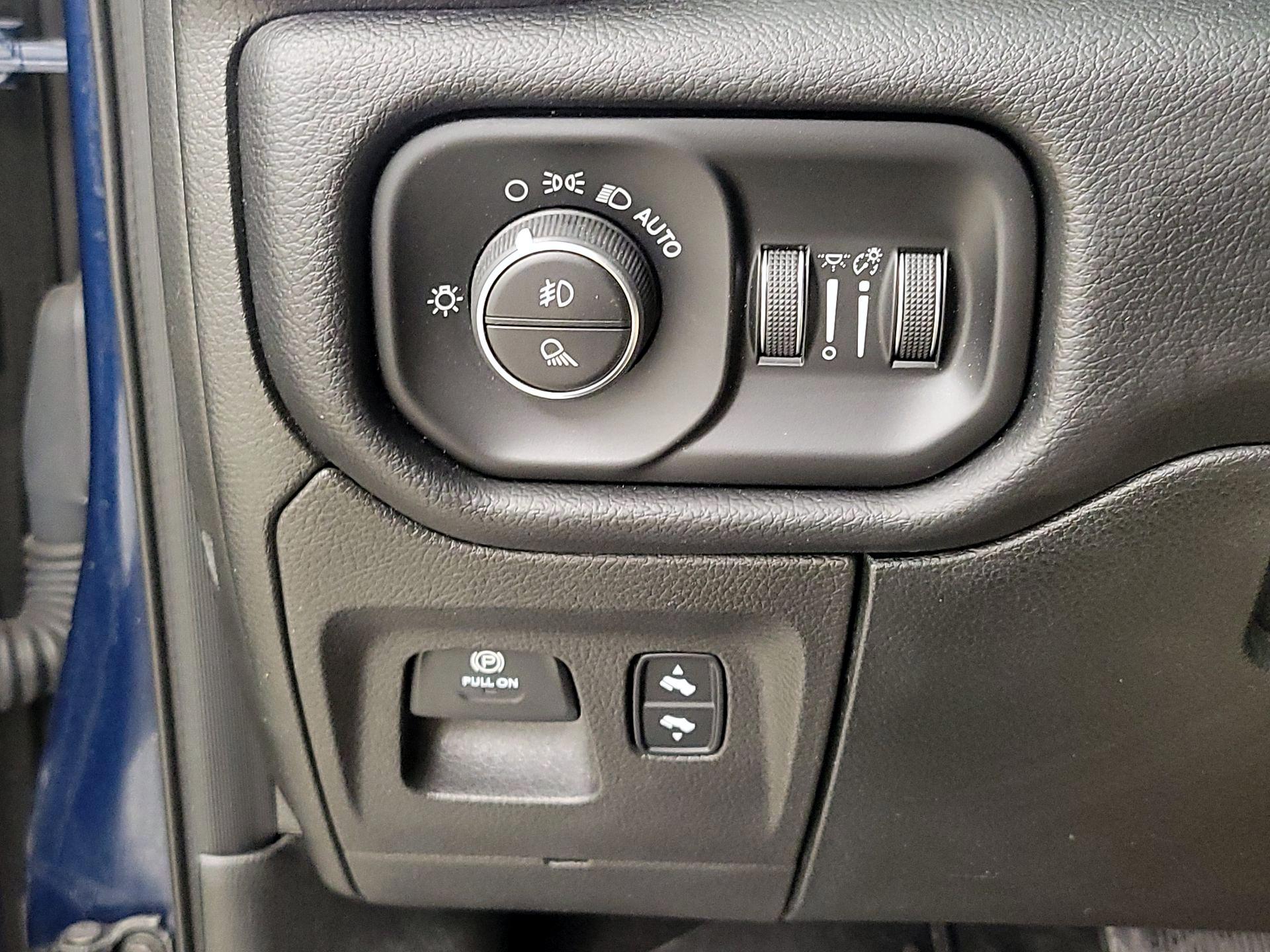 Thumbnail: 2019 RAM 1500 - 13