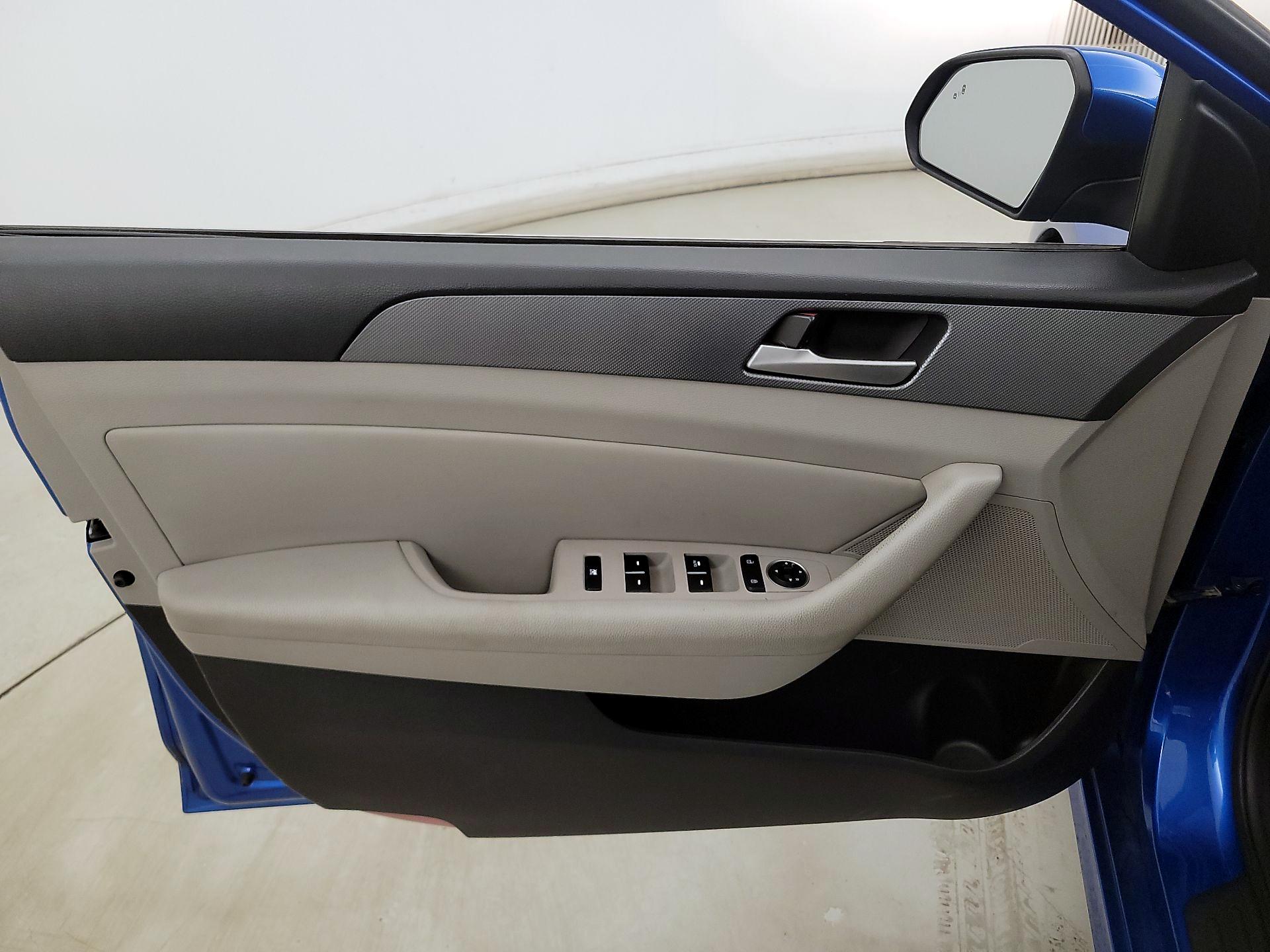 Thumbnail: 2018 Hyundai Sonata - 12