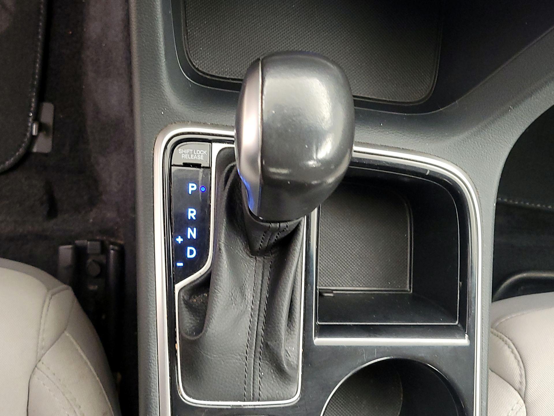 Thumbnail: 2018 Hyundai Sonata - 17