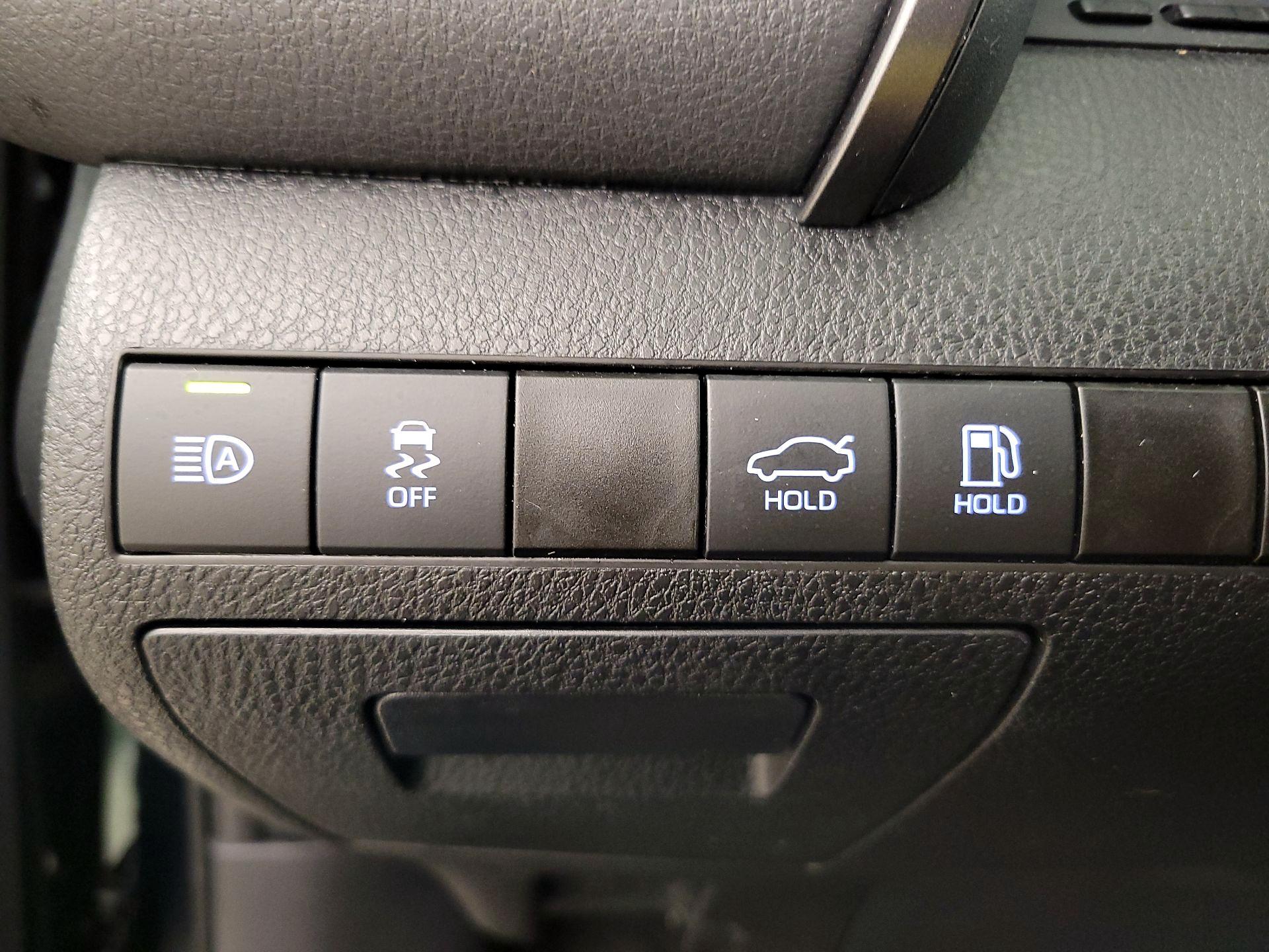 Thumbnail: 2021 Toyota Camry - 13