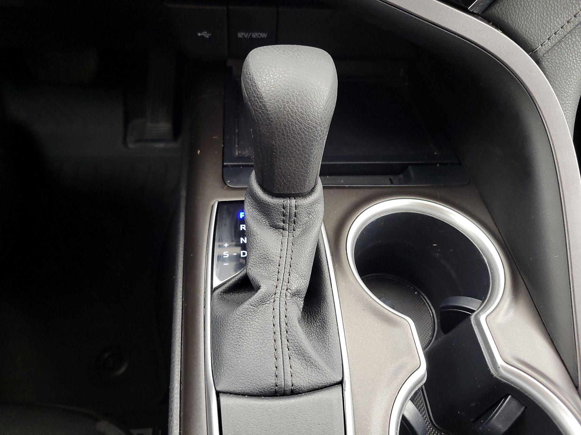 Thumbnail: 2021 Toyota Camry - 17