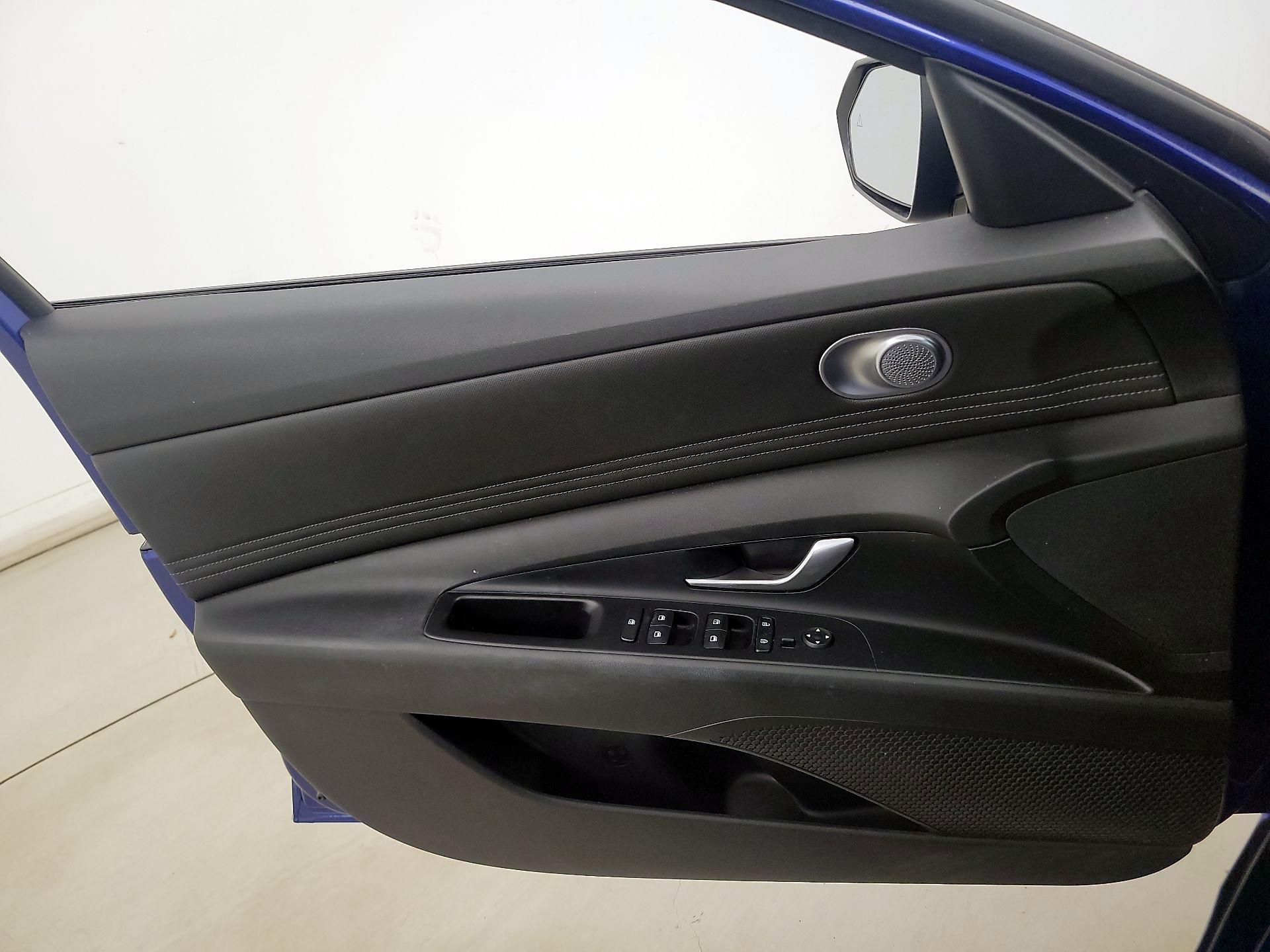 Thumbnail: 2021 Hyundai Elantra - 12