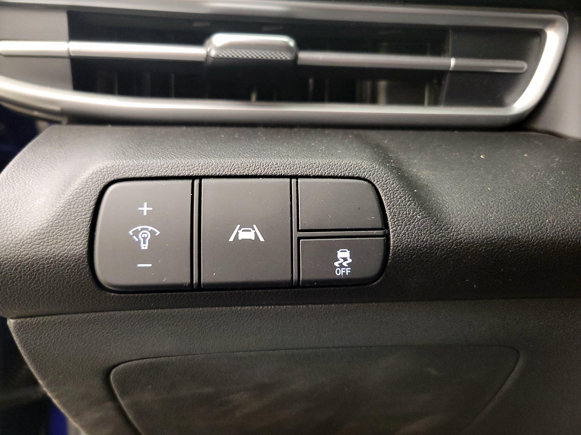 Thumbnail: 2021 Hyundai Elantra - 13