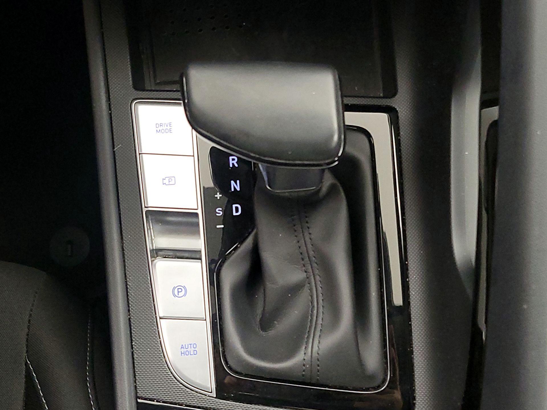 Thumbnail: 2021 Hyundai Elantra - 17