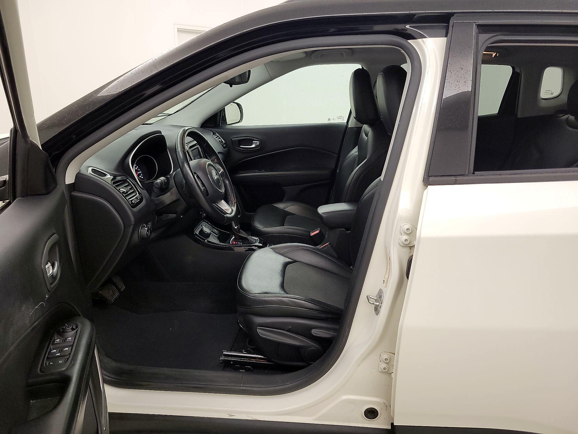 Thumbnail: 2018 Jeep Compass - 11