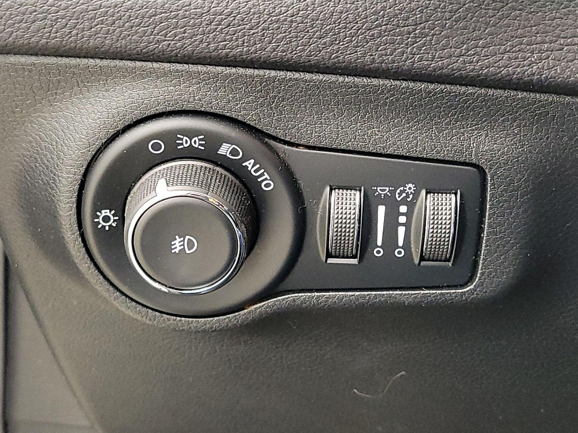 Thumbnail: 2018 Jeep Compass - 13