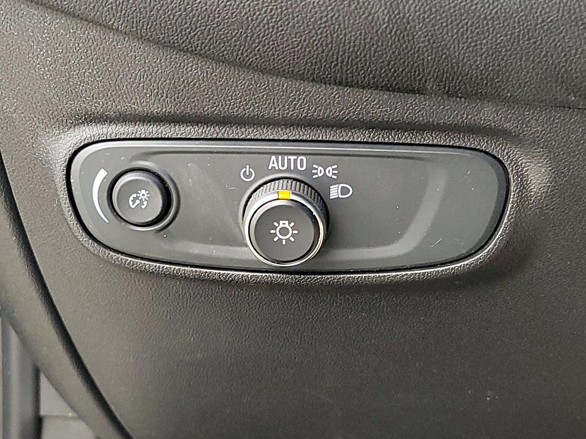 Thumbnail: 2022 Chevrolet Equinox - 13