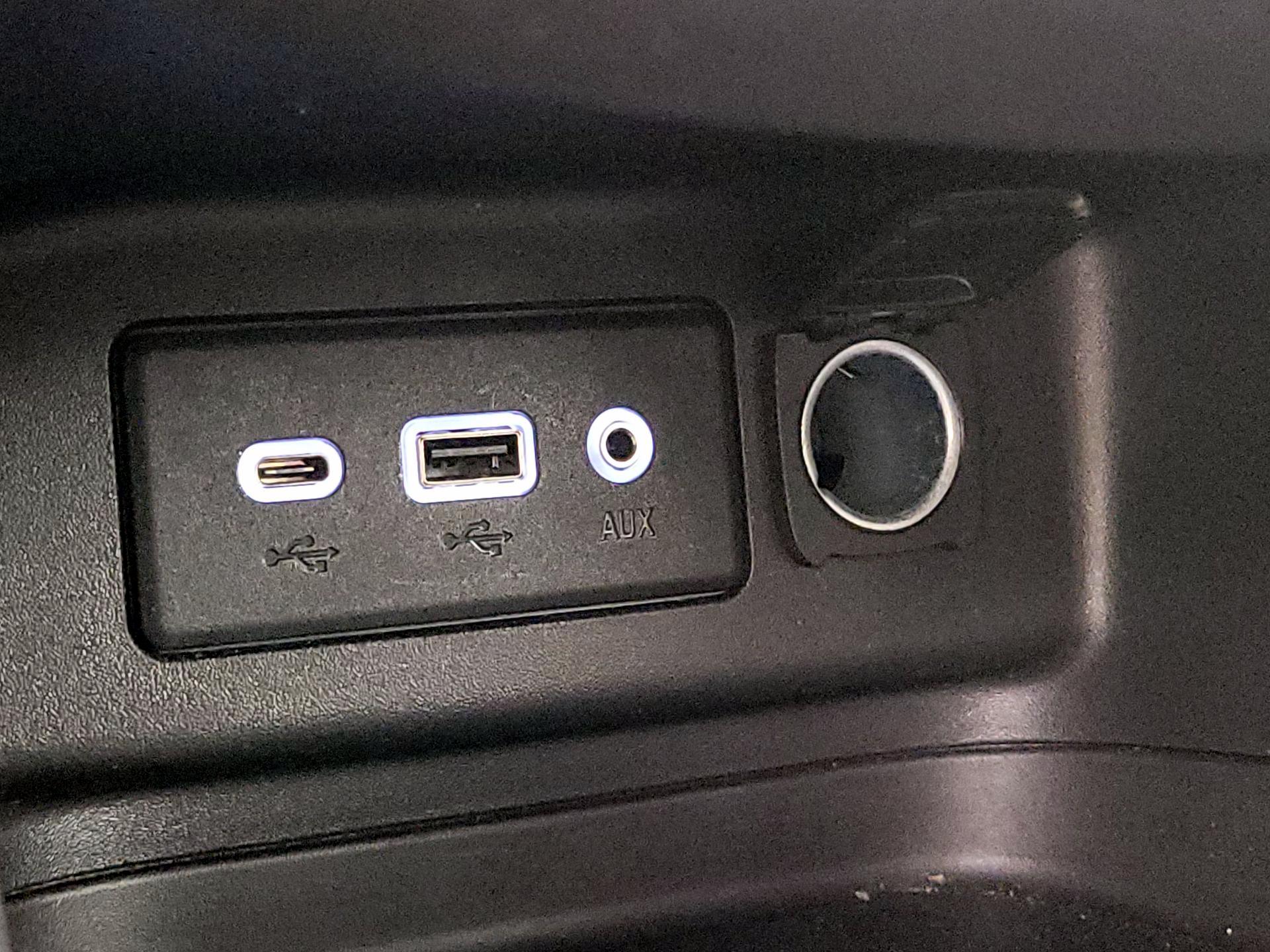 Thumbnail: 2022 Chevrolet Equinox - 18