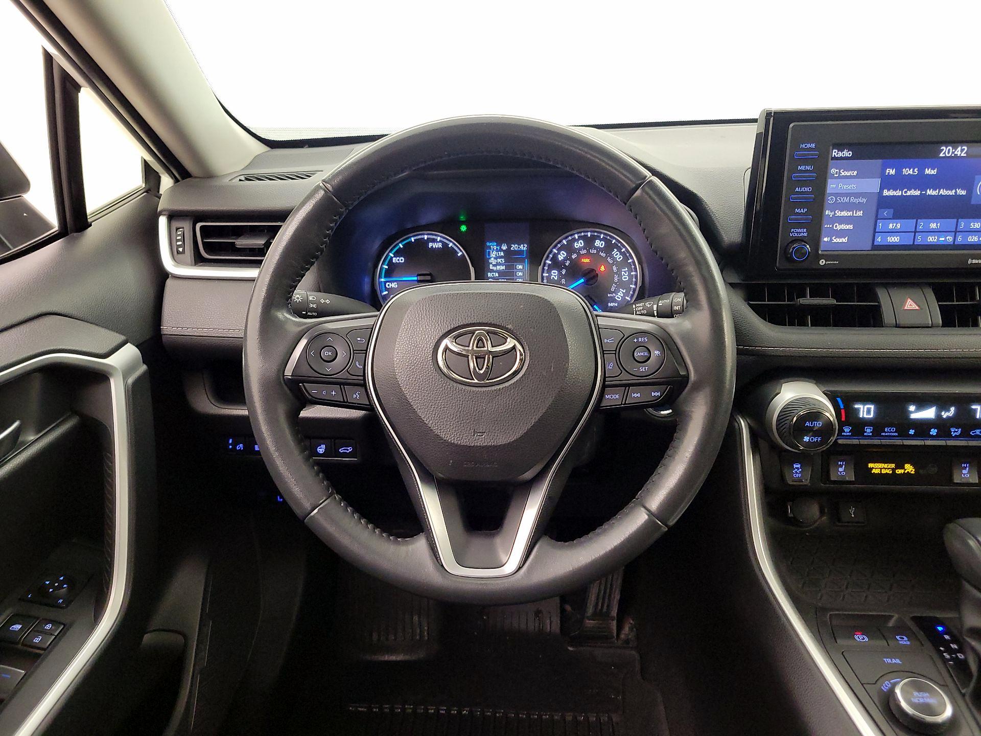 Thumbnail: 2022 Toyota RAV4 - 10