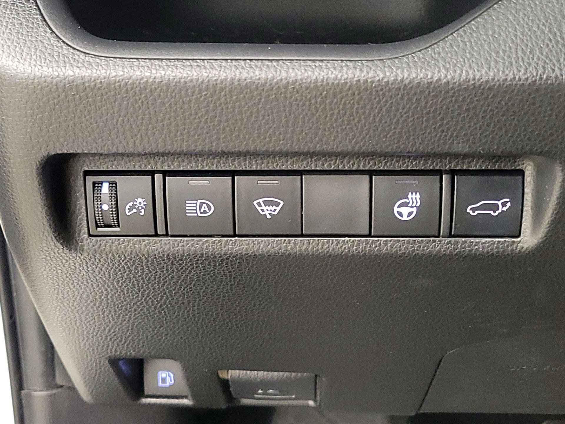 Thumbnail: 2022 Toyota RAV4 - 13