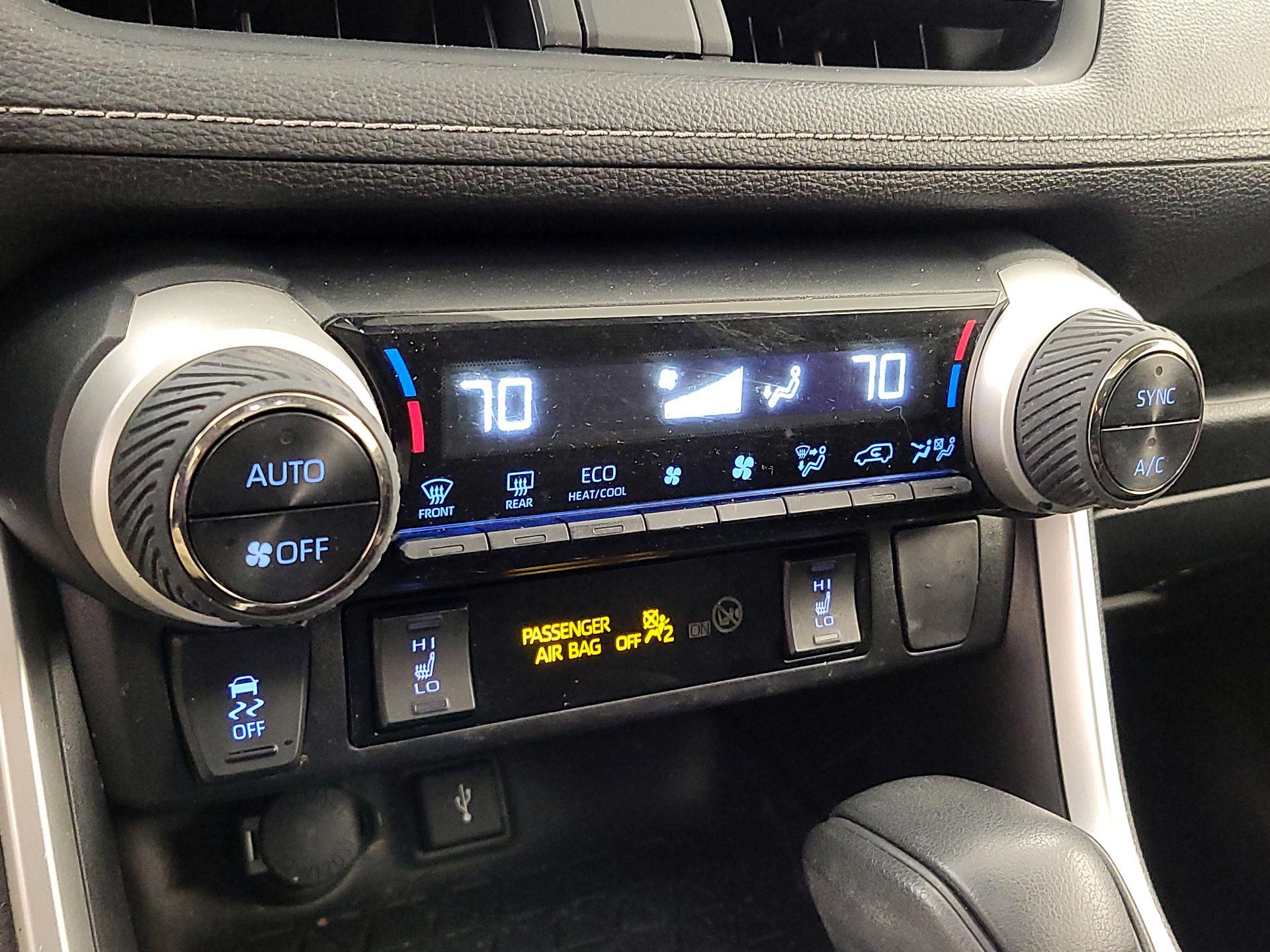 Thumbnail: 2022 Toyota RAV4 - 16