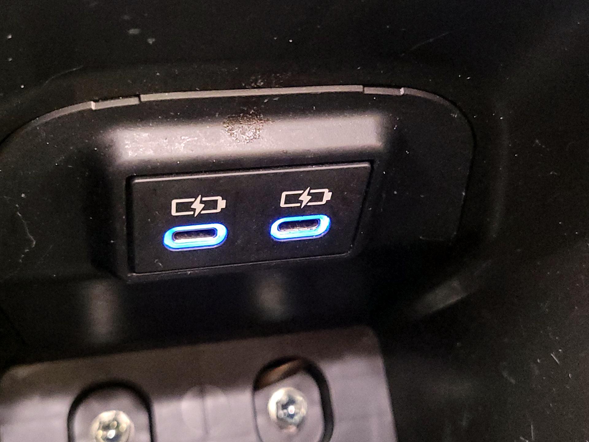 Thumbnail: 2022 Toyota RAV4 - 18