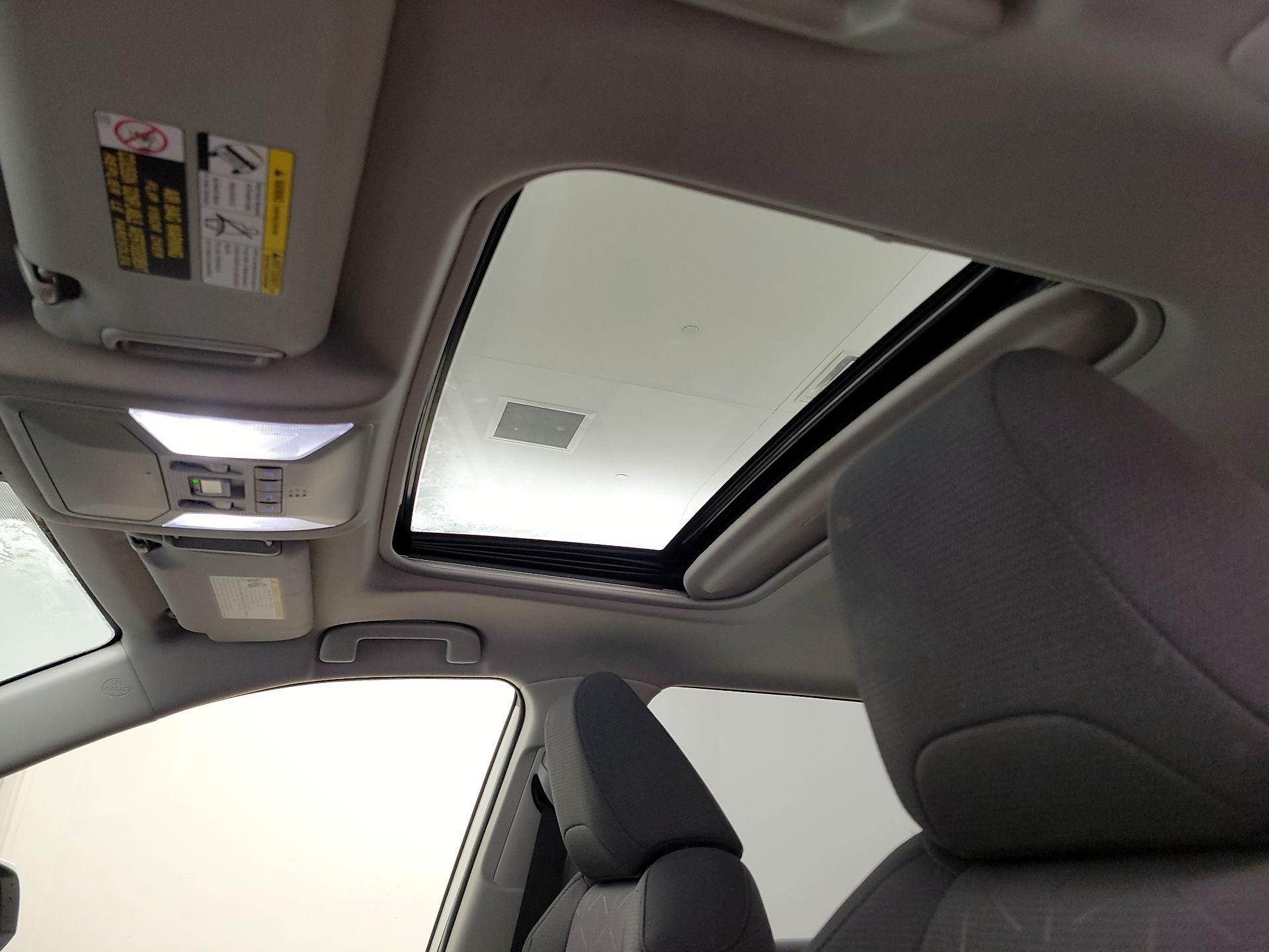 Thumbnail: 2022 Toyota RAV4 - 19