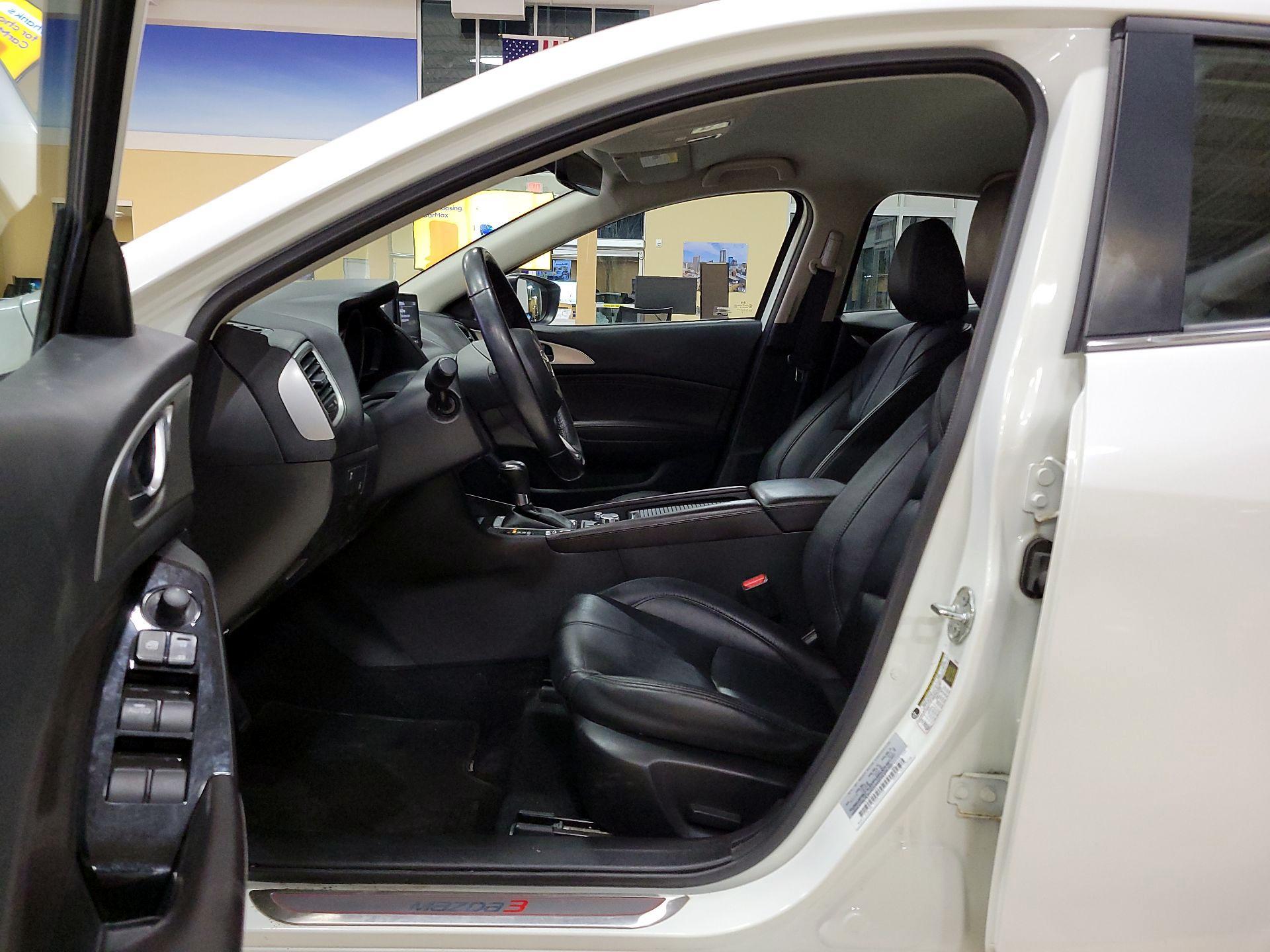 Thumbnail: 2017 Mazda Mazda3 - 9