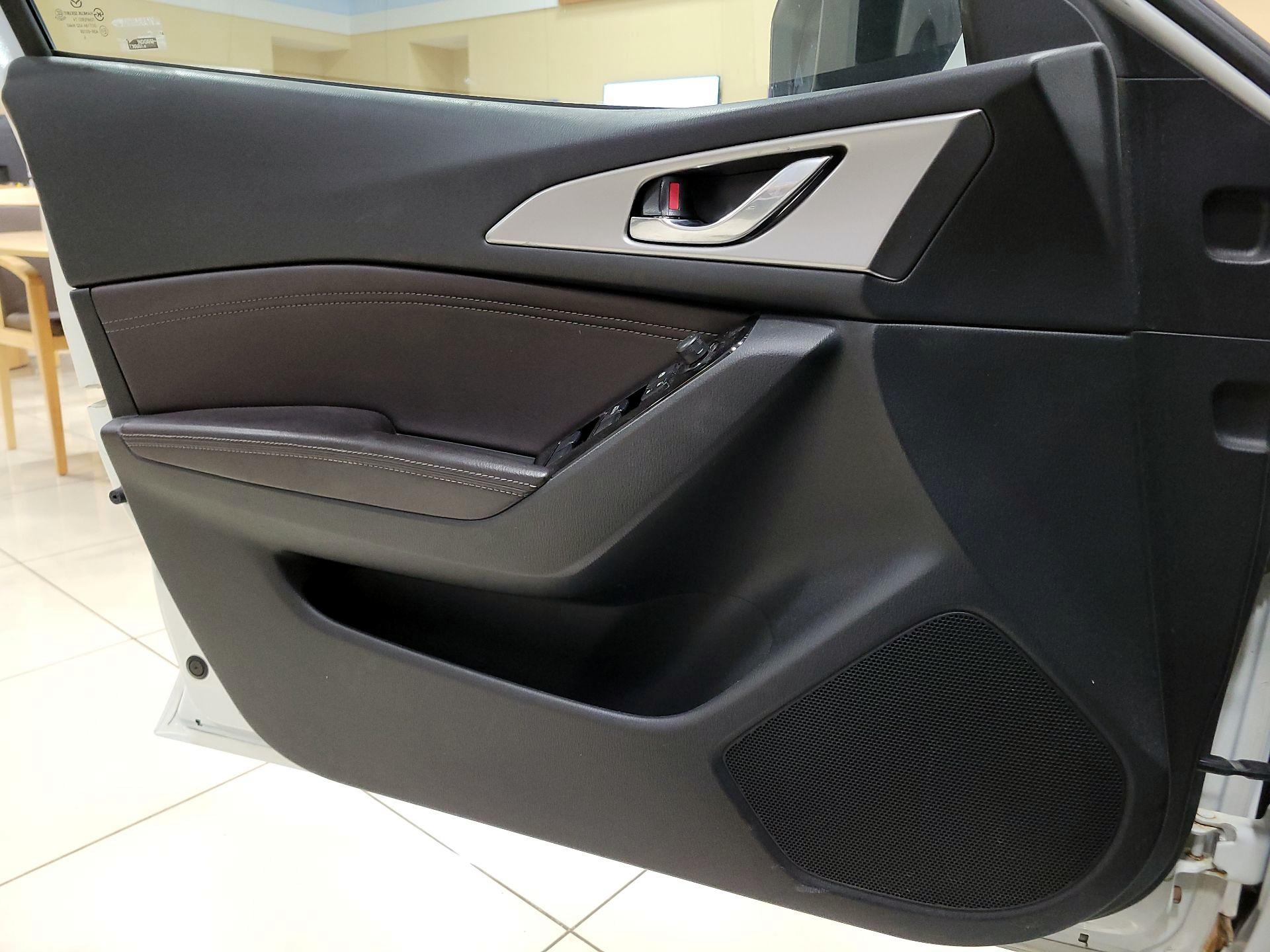 Thumbnail: 2017 Mazda Mazda3 - 10