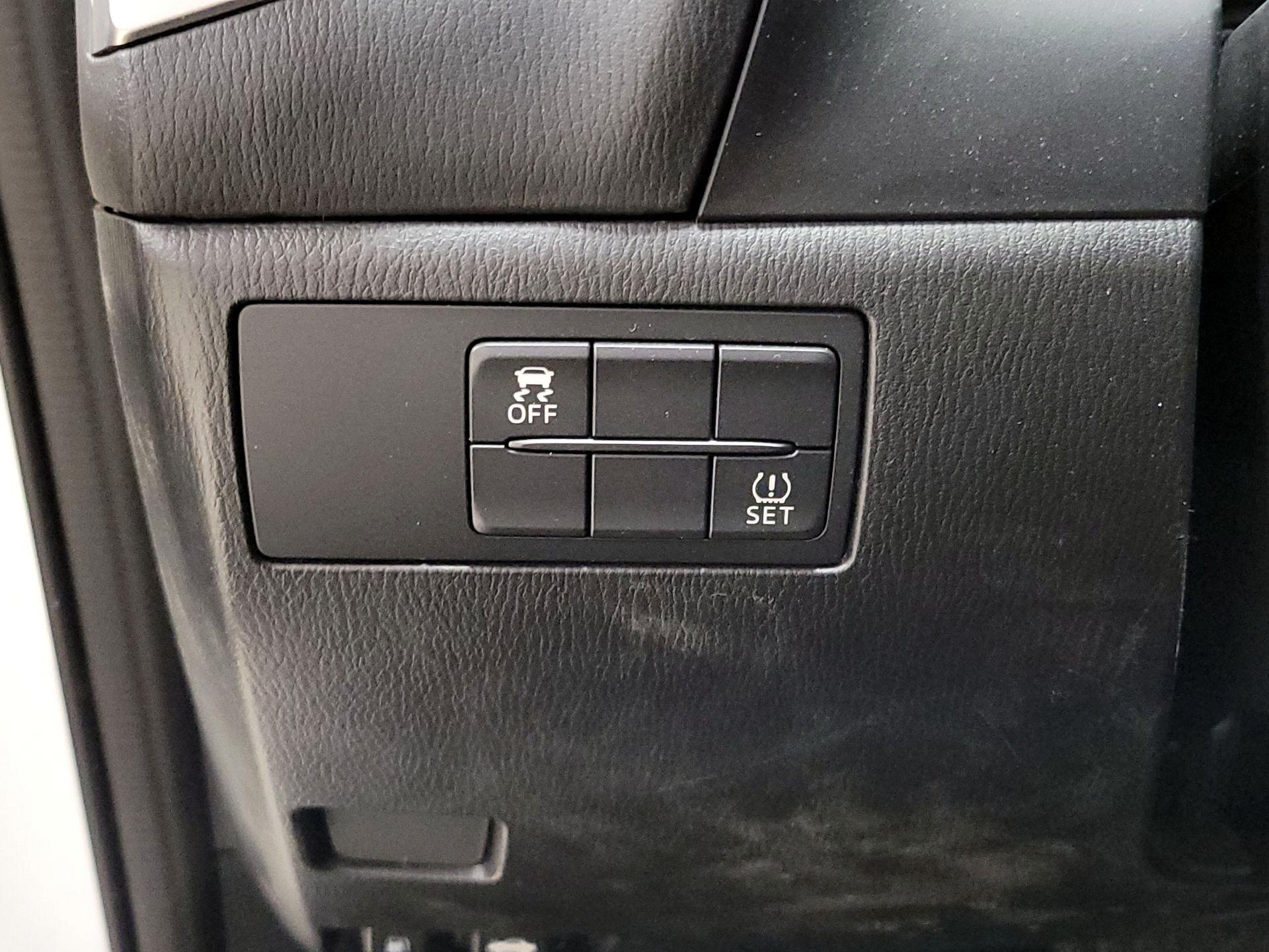 Thumbnail: 2017 Mazda Mazda3 - 11