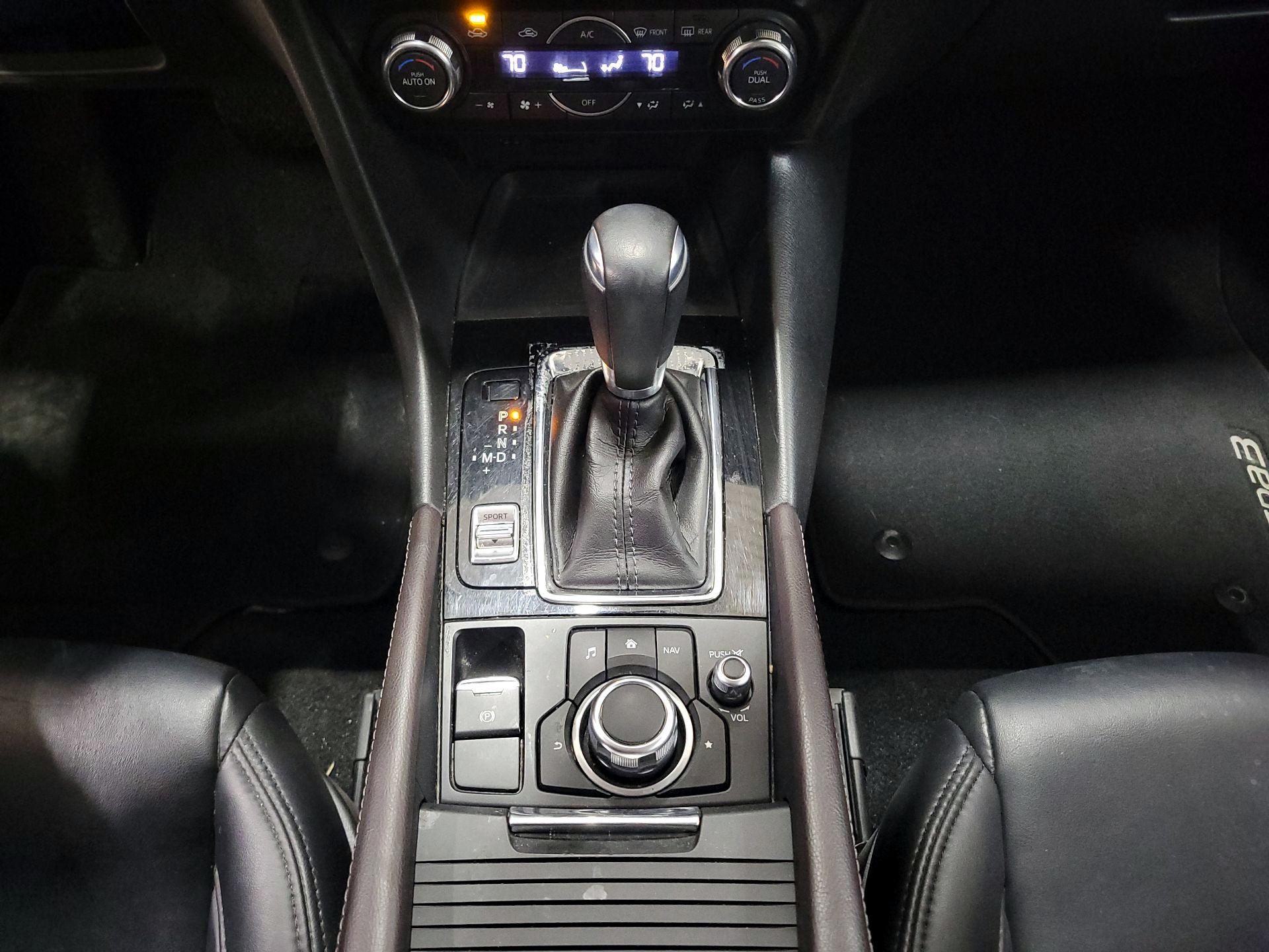 Thumbnail: 2017 Mazda Mazda3 - 16