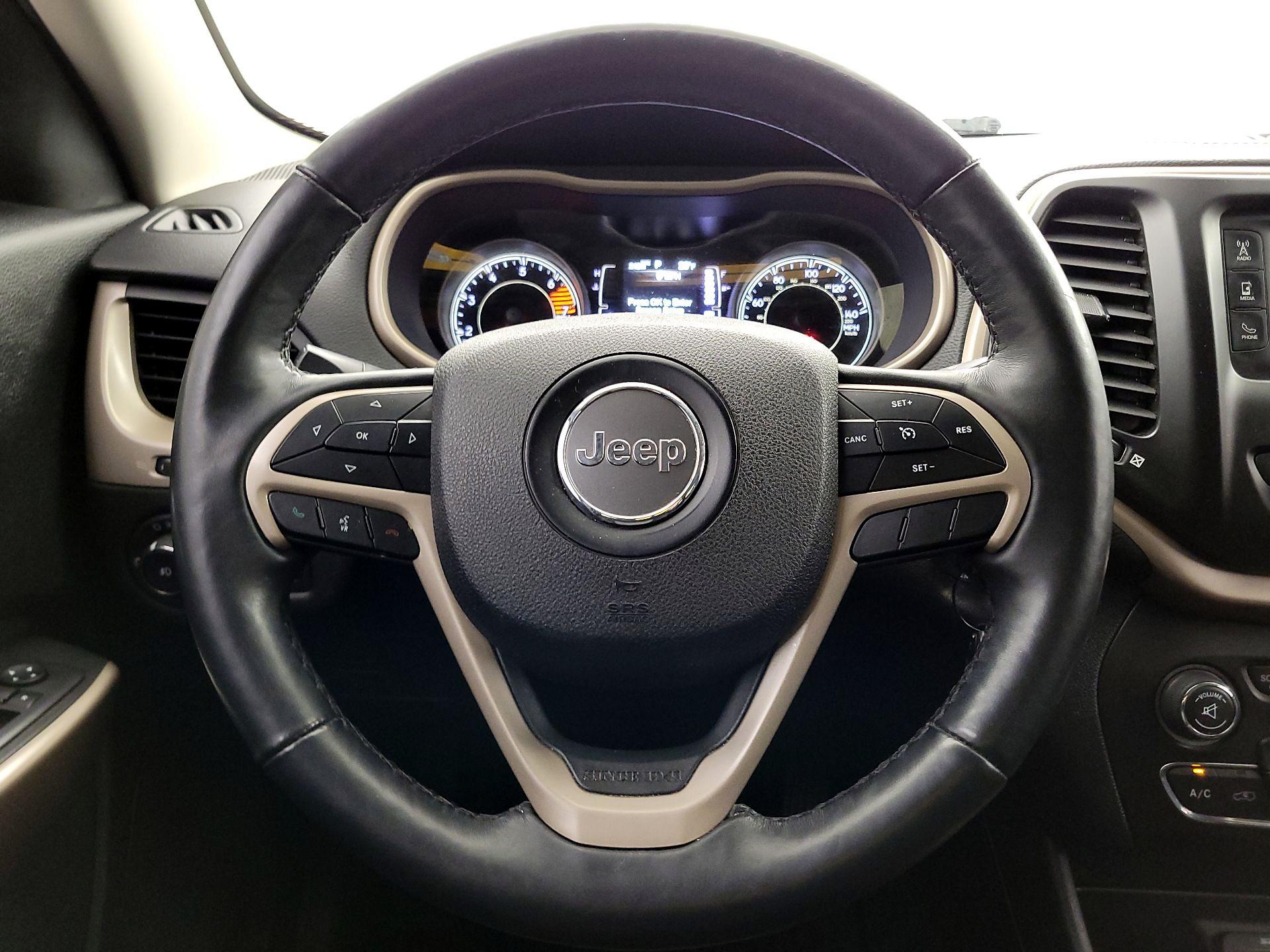 Thumbnail: 2018 Jeep Cherokee - 10