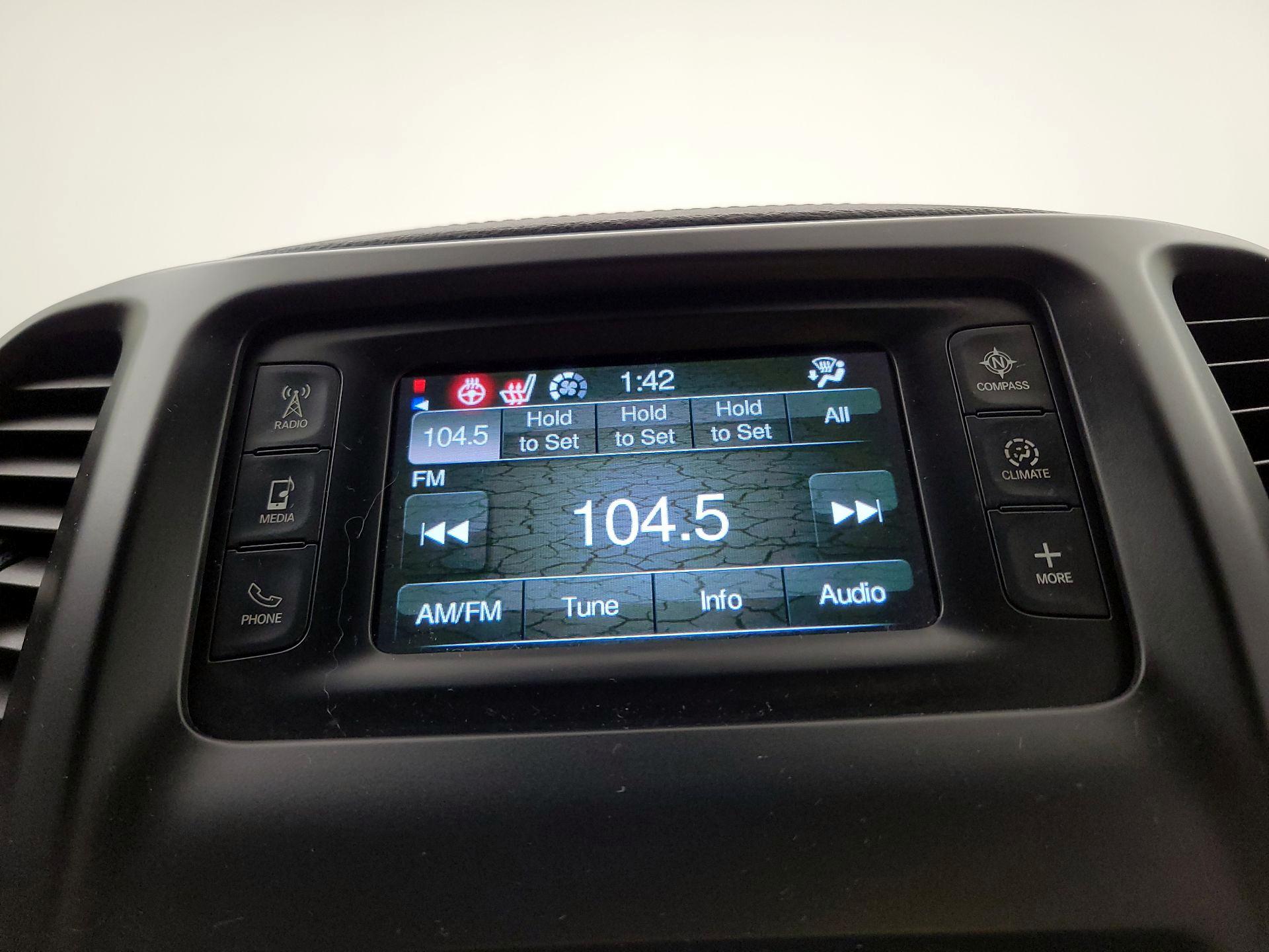 Thumbnail: 2018 Jeep Cherokee - 15