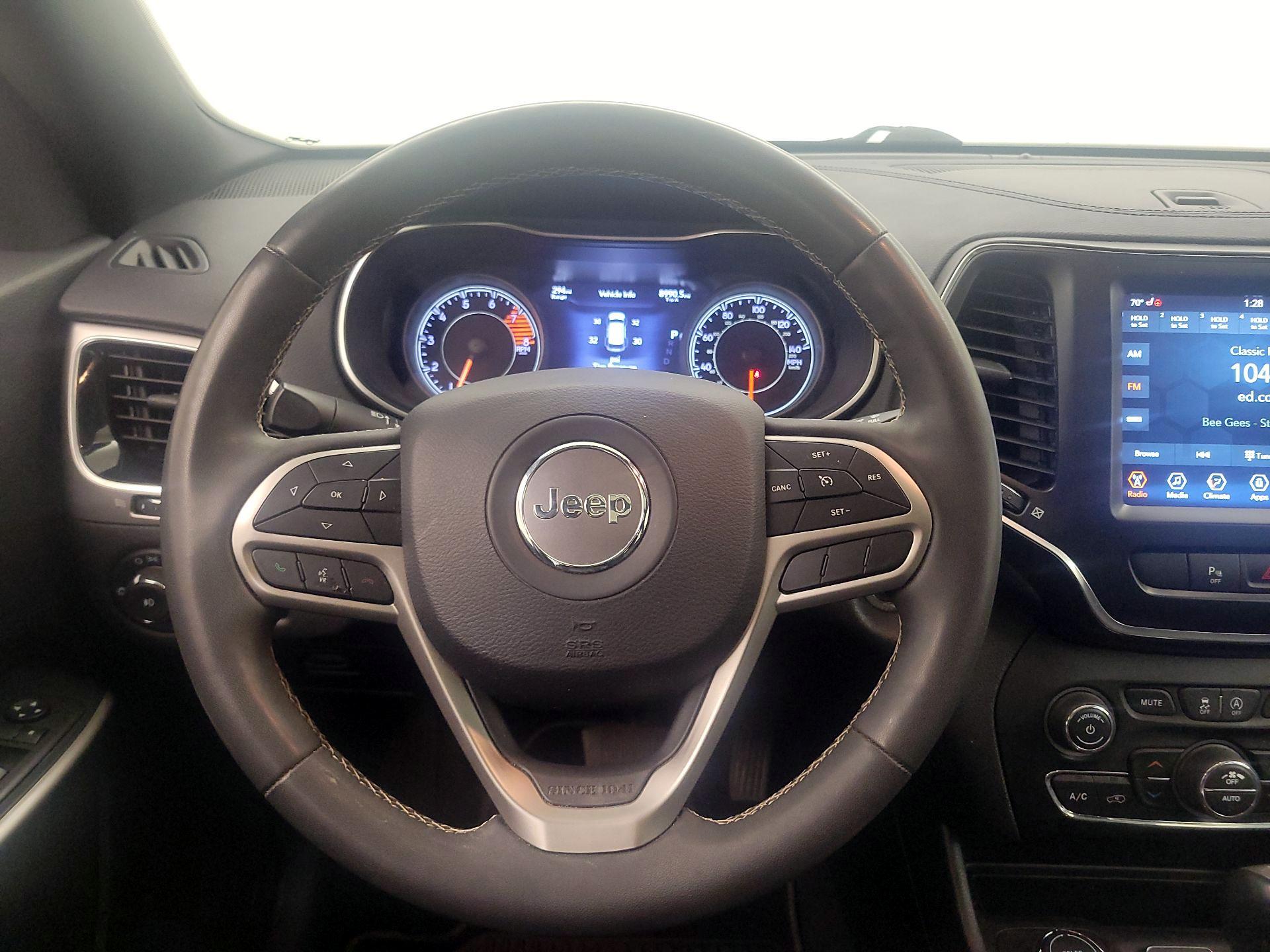 Thumbnail: 2021 Jeep Cherokee - 10