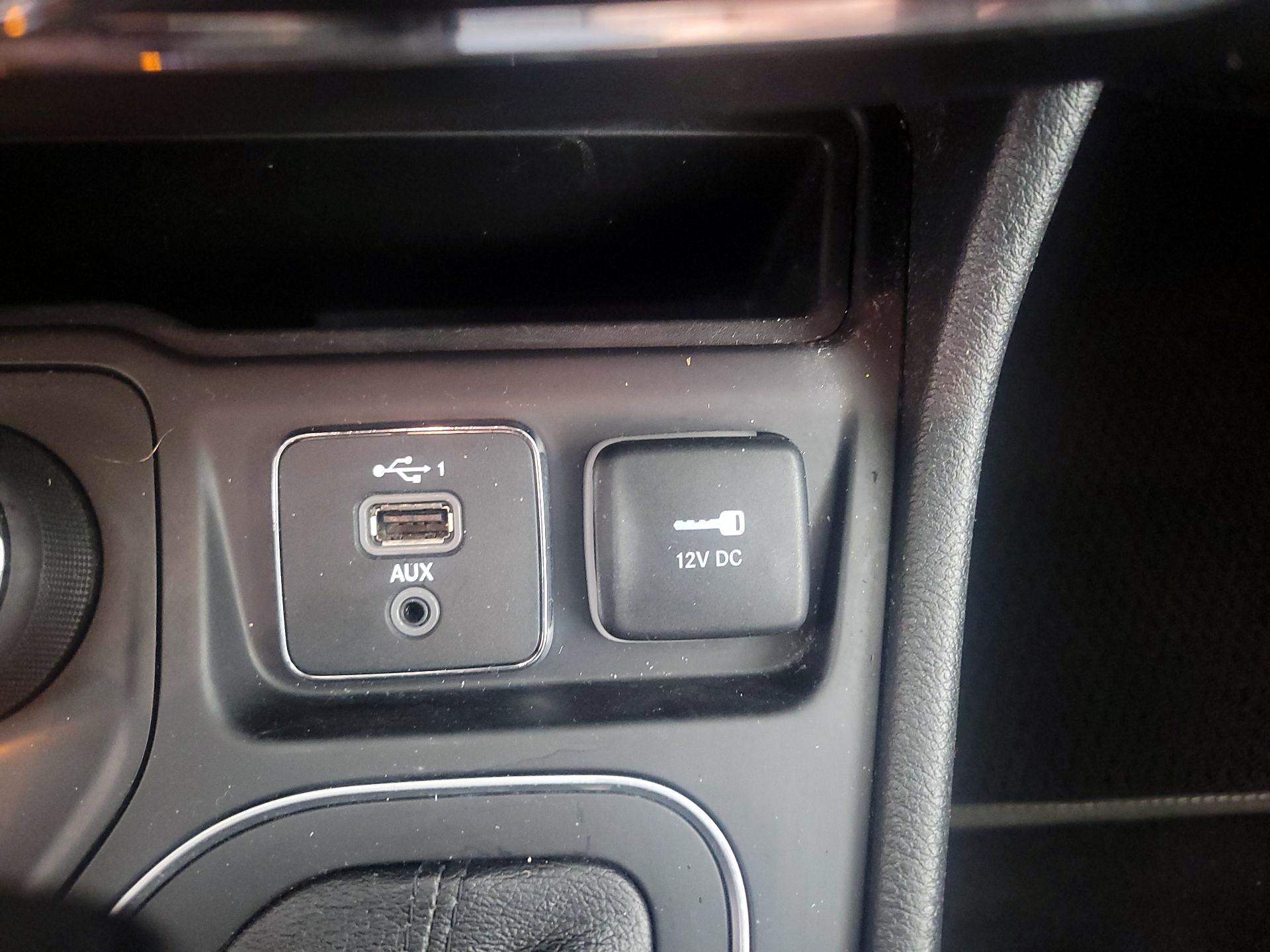 Thumbnail: 2021 Jeep Cherokee - 18