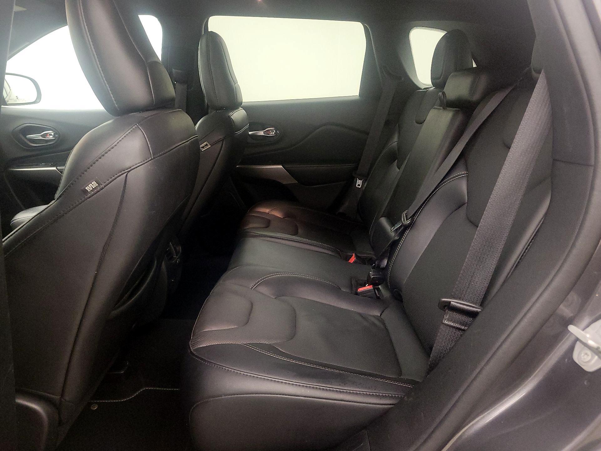 Thumbnail: 2021 Jeep Cherokee - 20