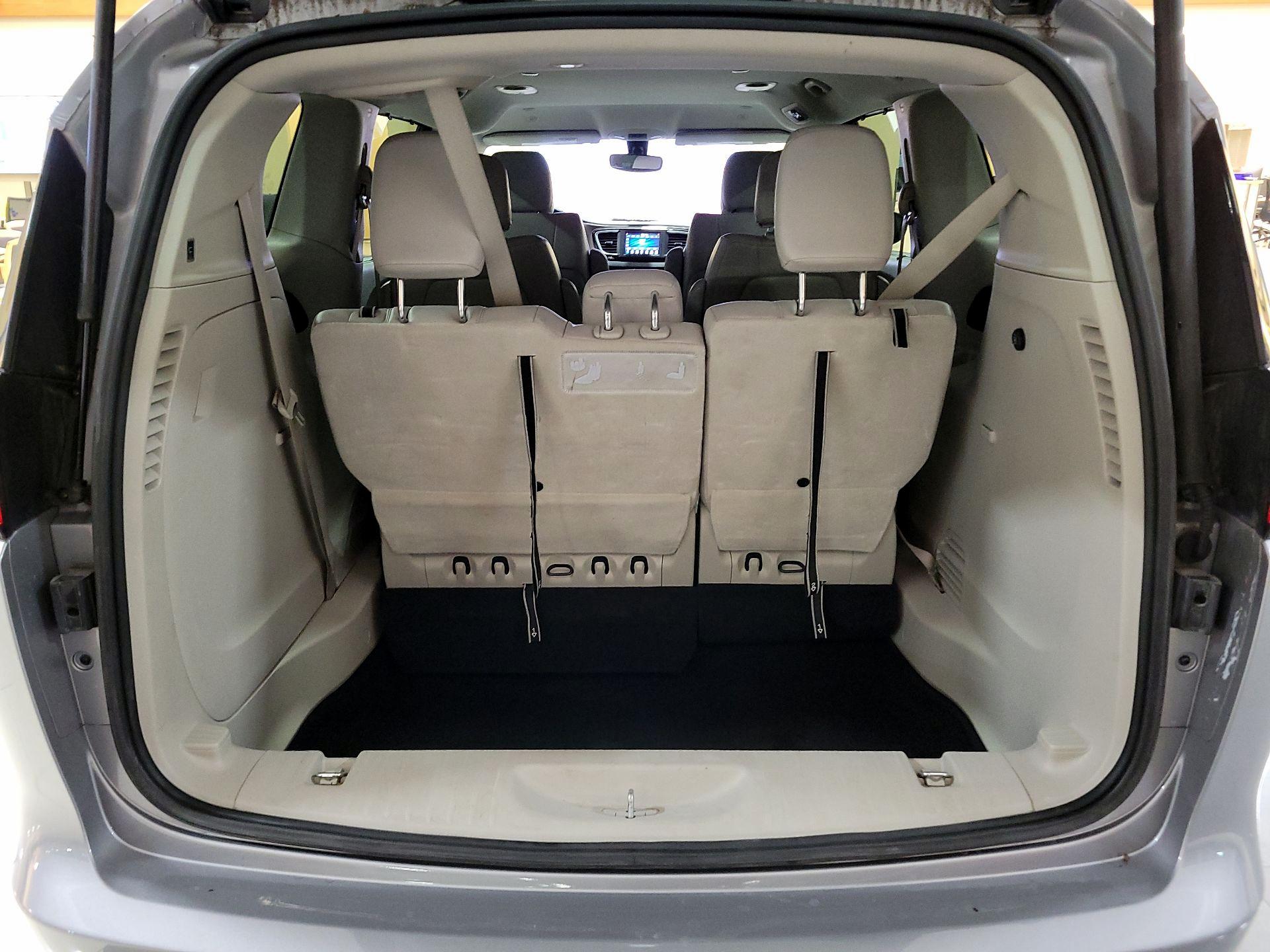 Thumbnail: 2021 Chrysler Voyager - 19