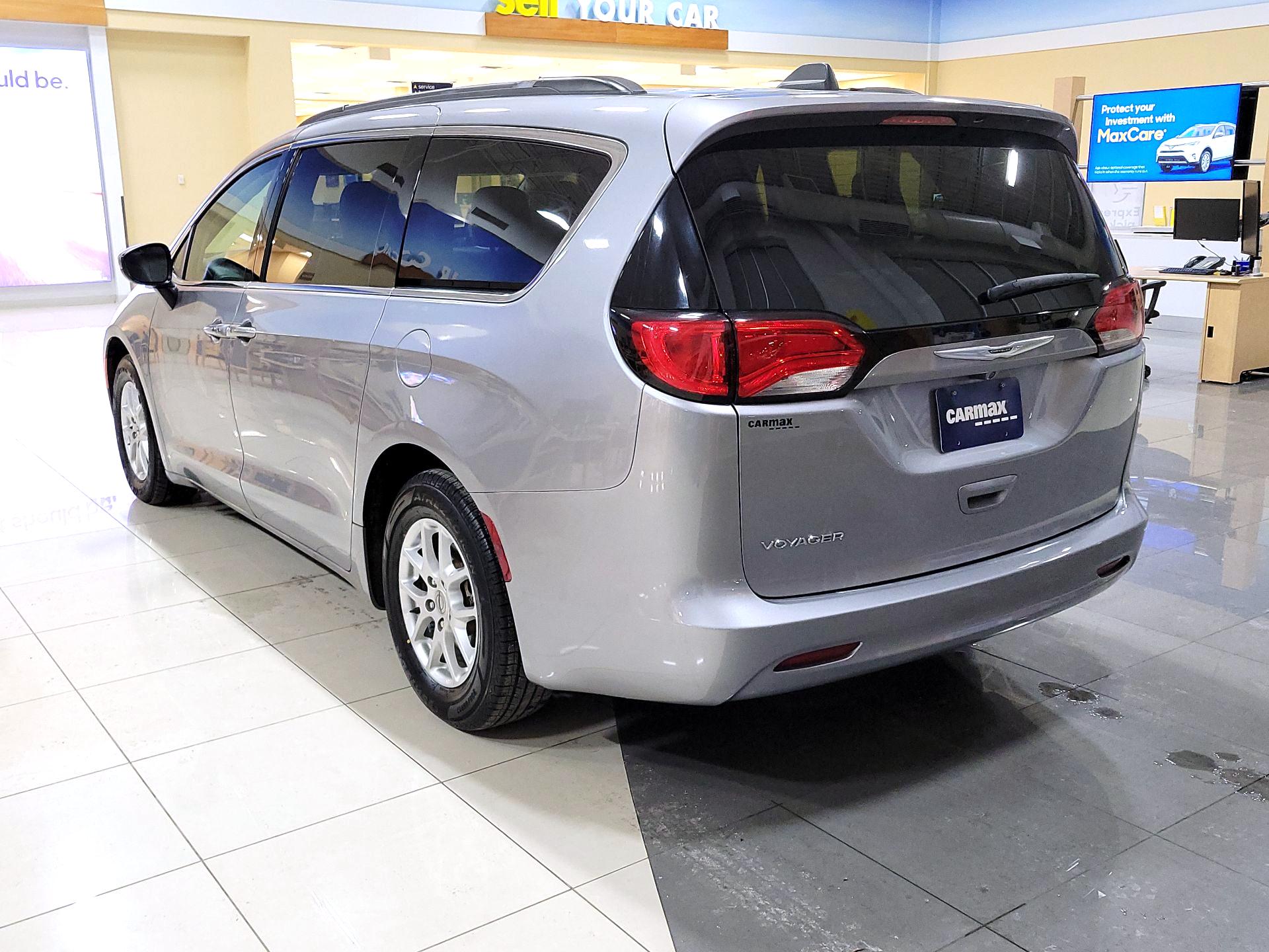 Thumbnail: 2021 Chrysler Voyager - 7