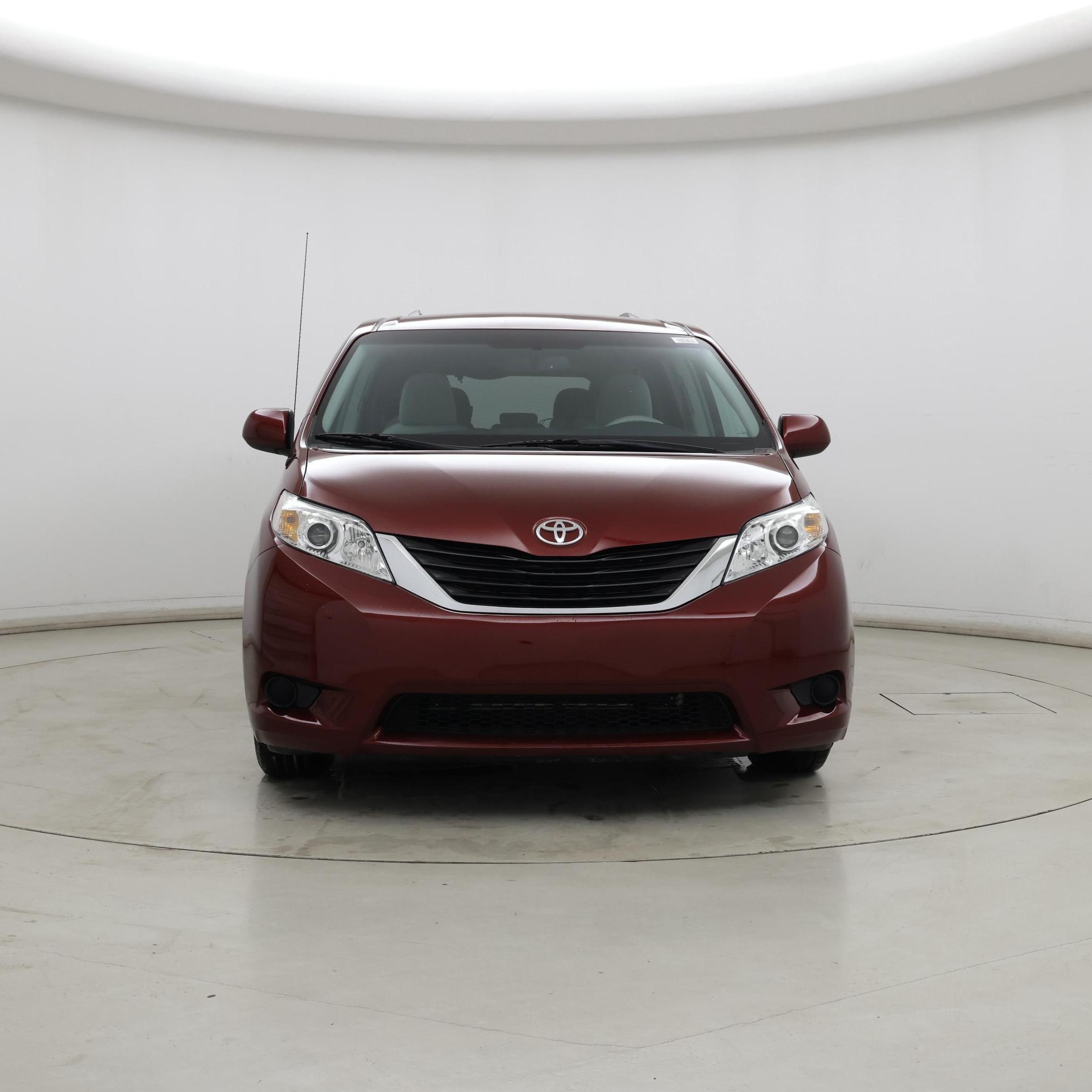 Thumbnail: 2014 Toyota Sienna - 5