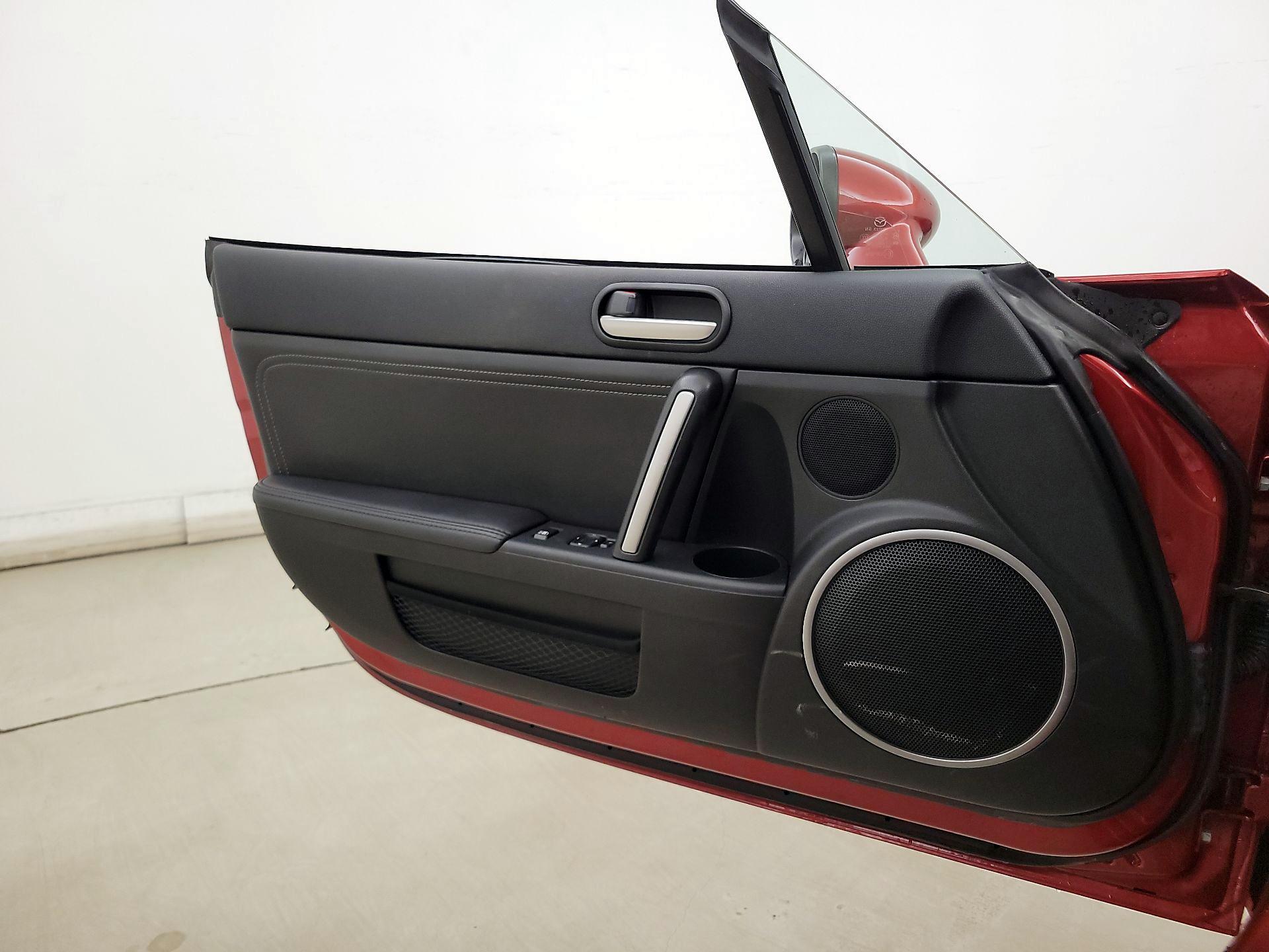 Thumbnail: 2015 Mazda MX-5 Miata - 12