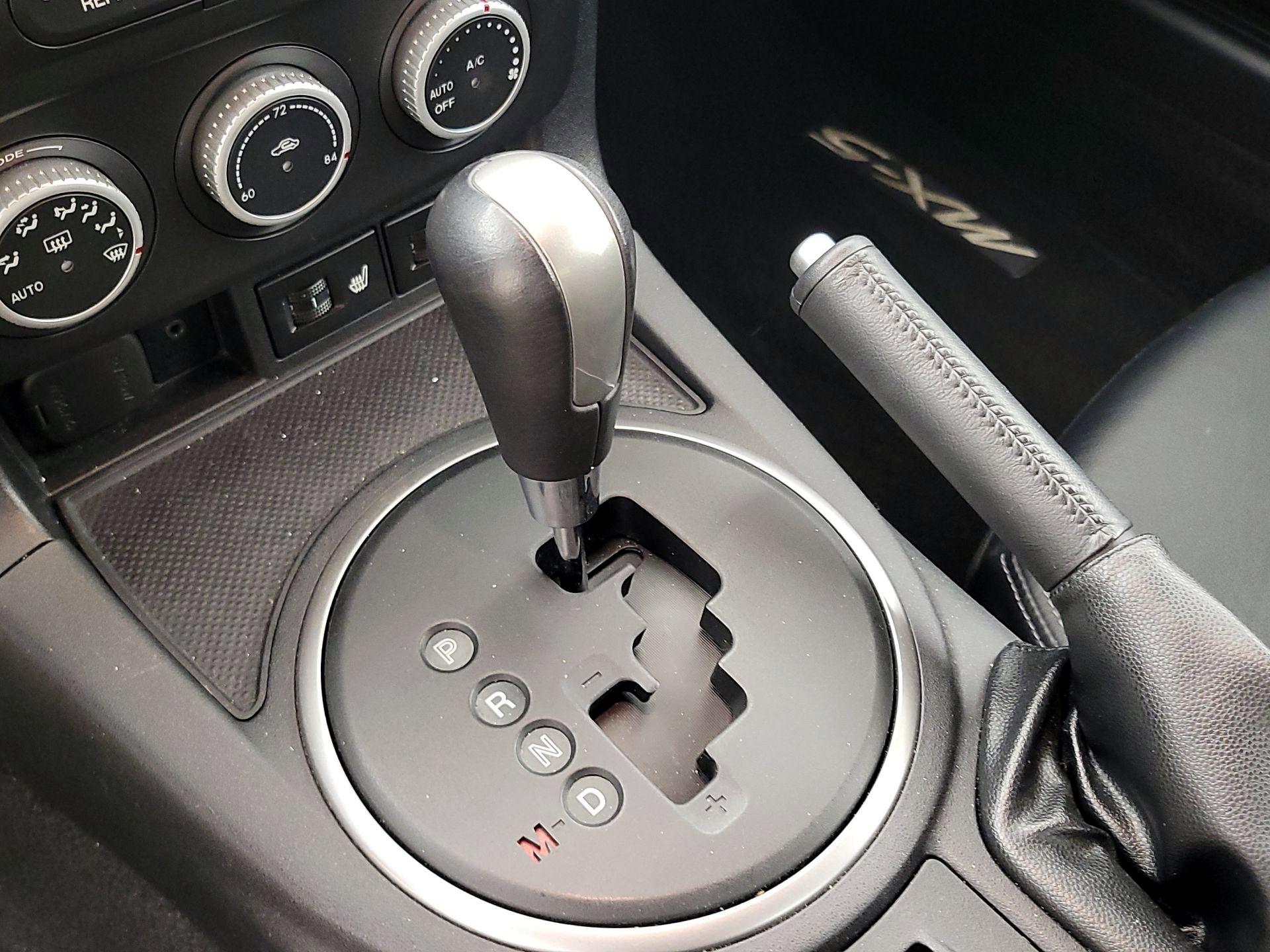 Thumbnail: 2015 Mazda MX-5 Miata - 15