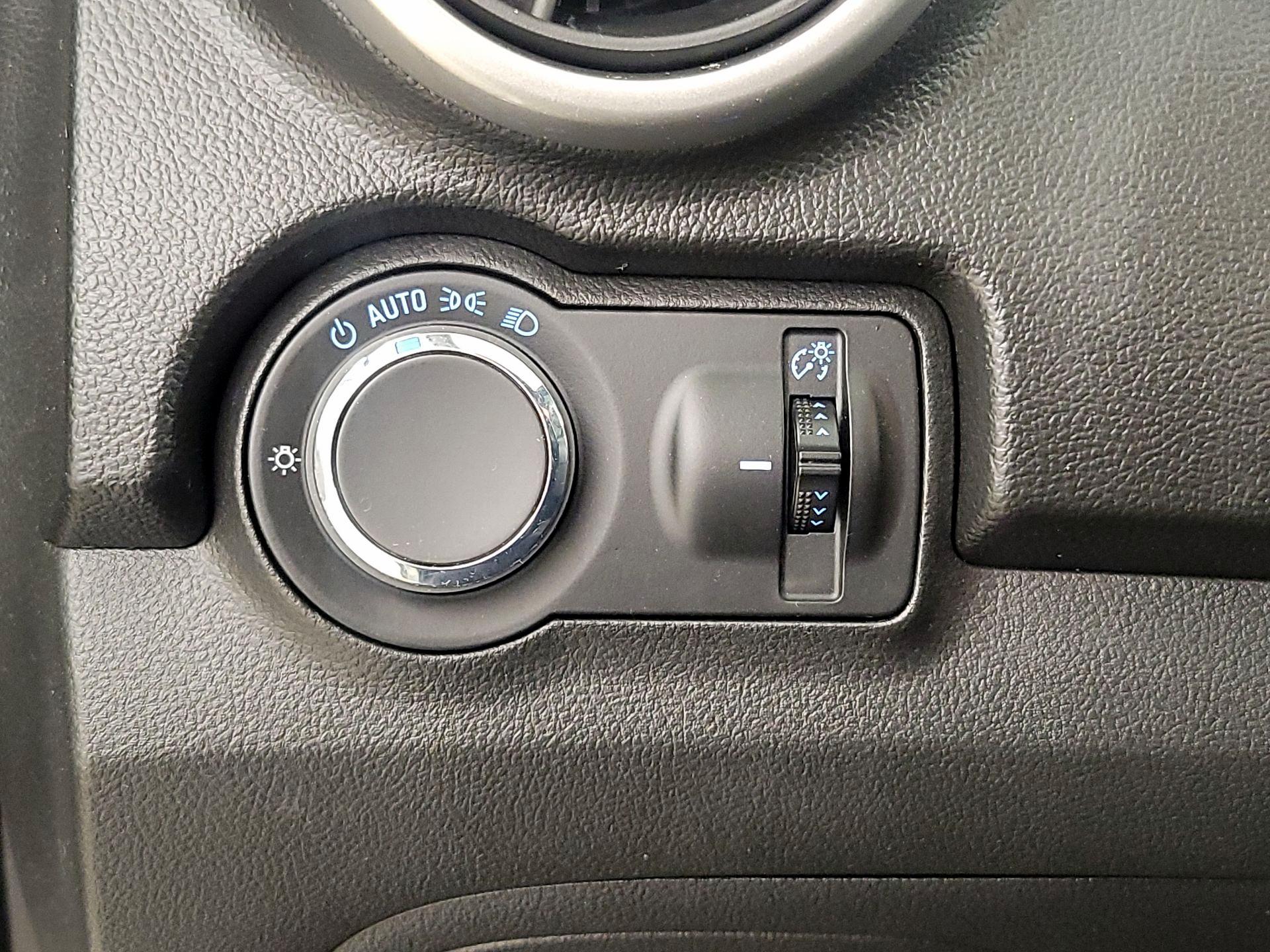 Thumbnail: 2016 Chevrolet Trax - 13