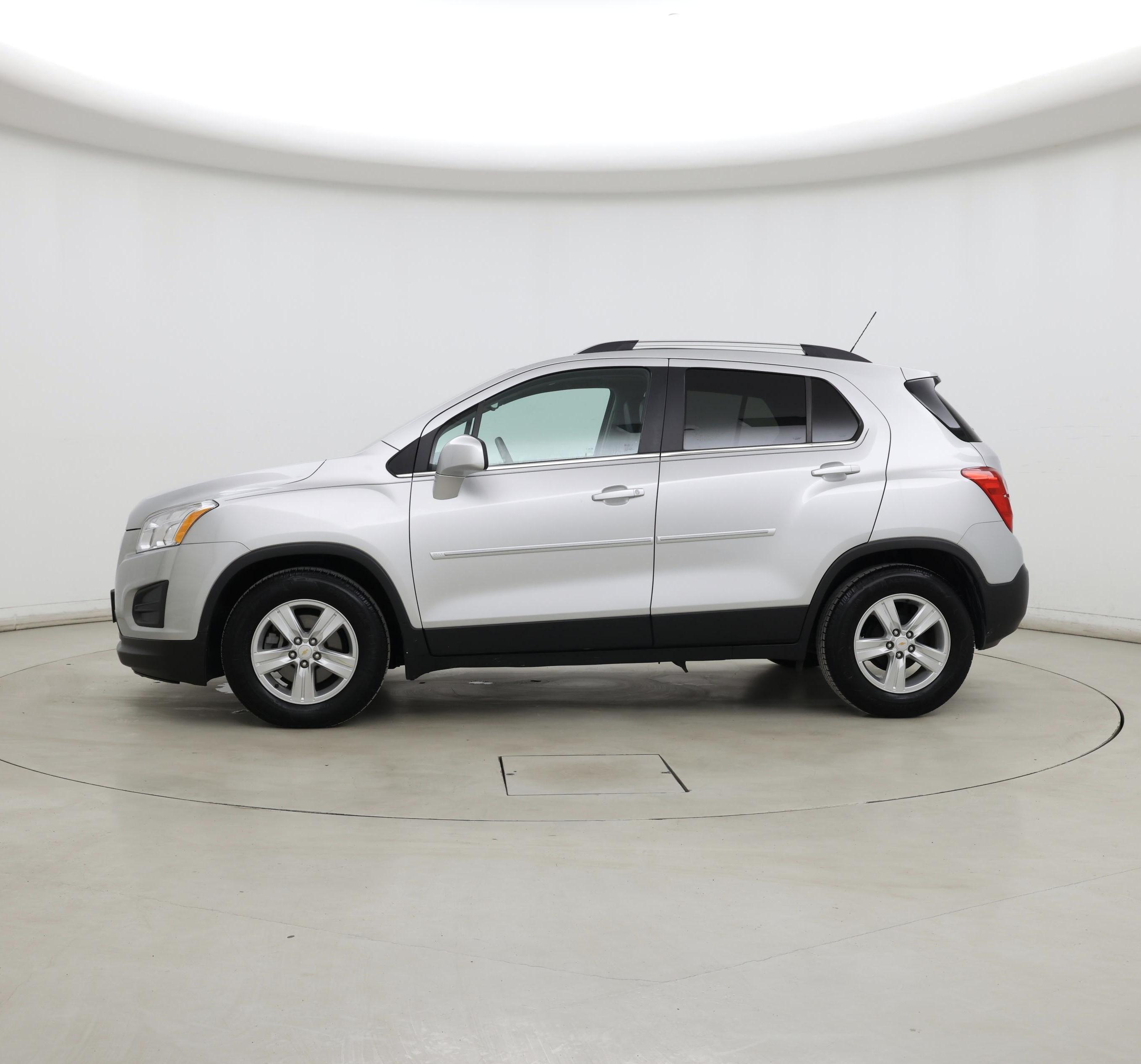 Thumbnail: 2016 Chevrolet Trax - 3