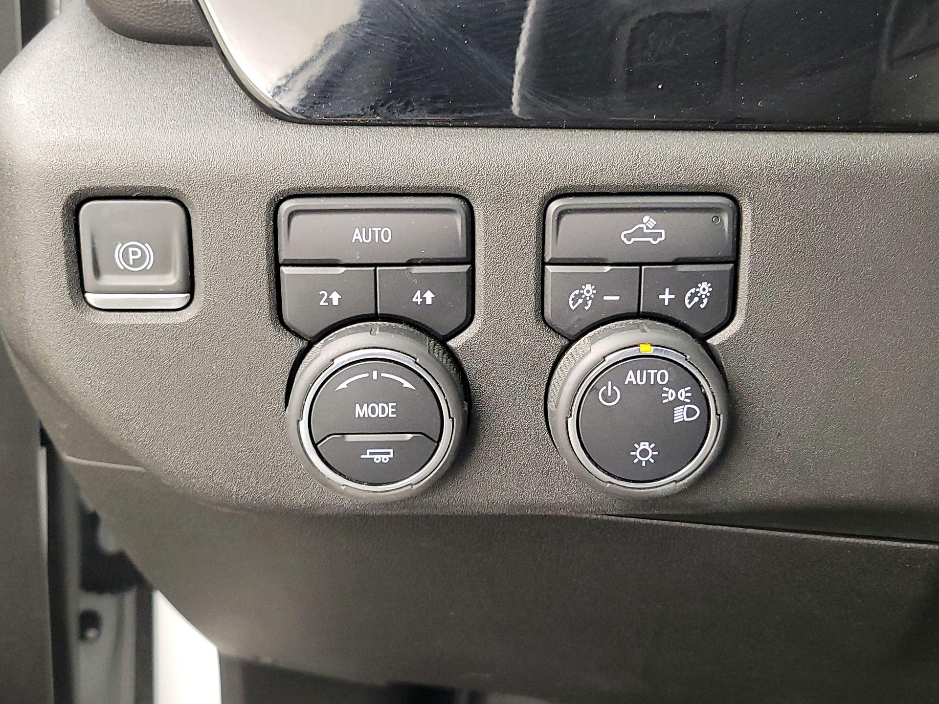 Thumbnail: 2022 Chevrolet Silverado 1500 - 13