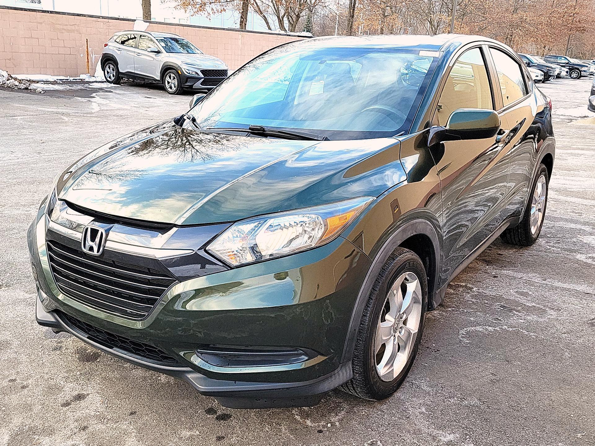 Thumbnail: 2016 Honda HR-V - 3