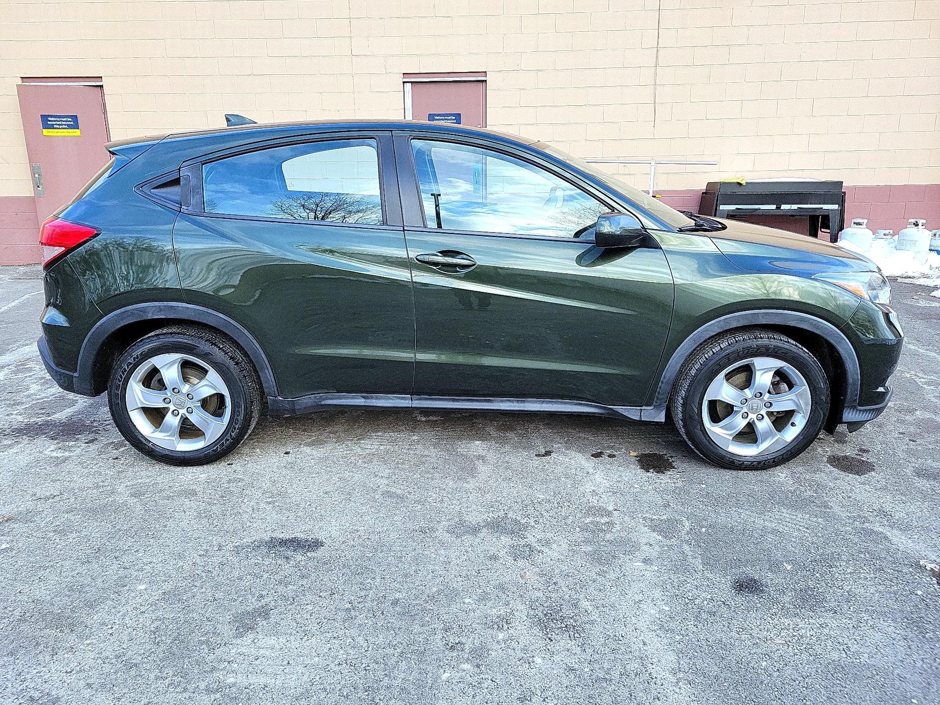 Thumbnail: 2016 Honda HR-V - 4