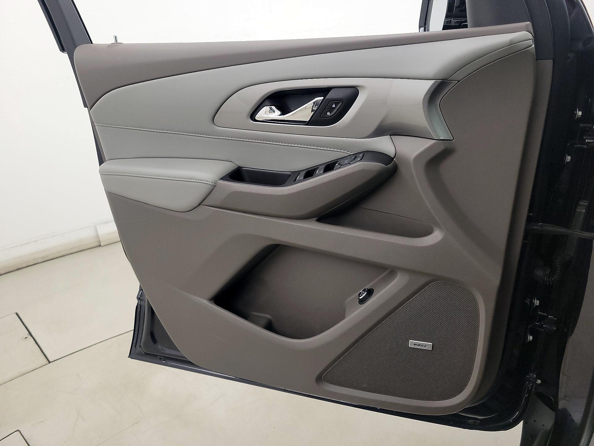 Thumbnail: 2020 Chevrolet Traverse - 12