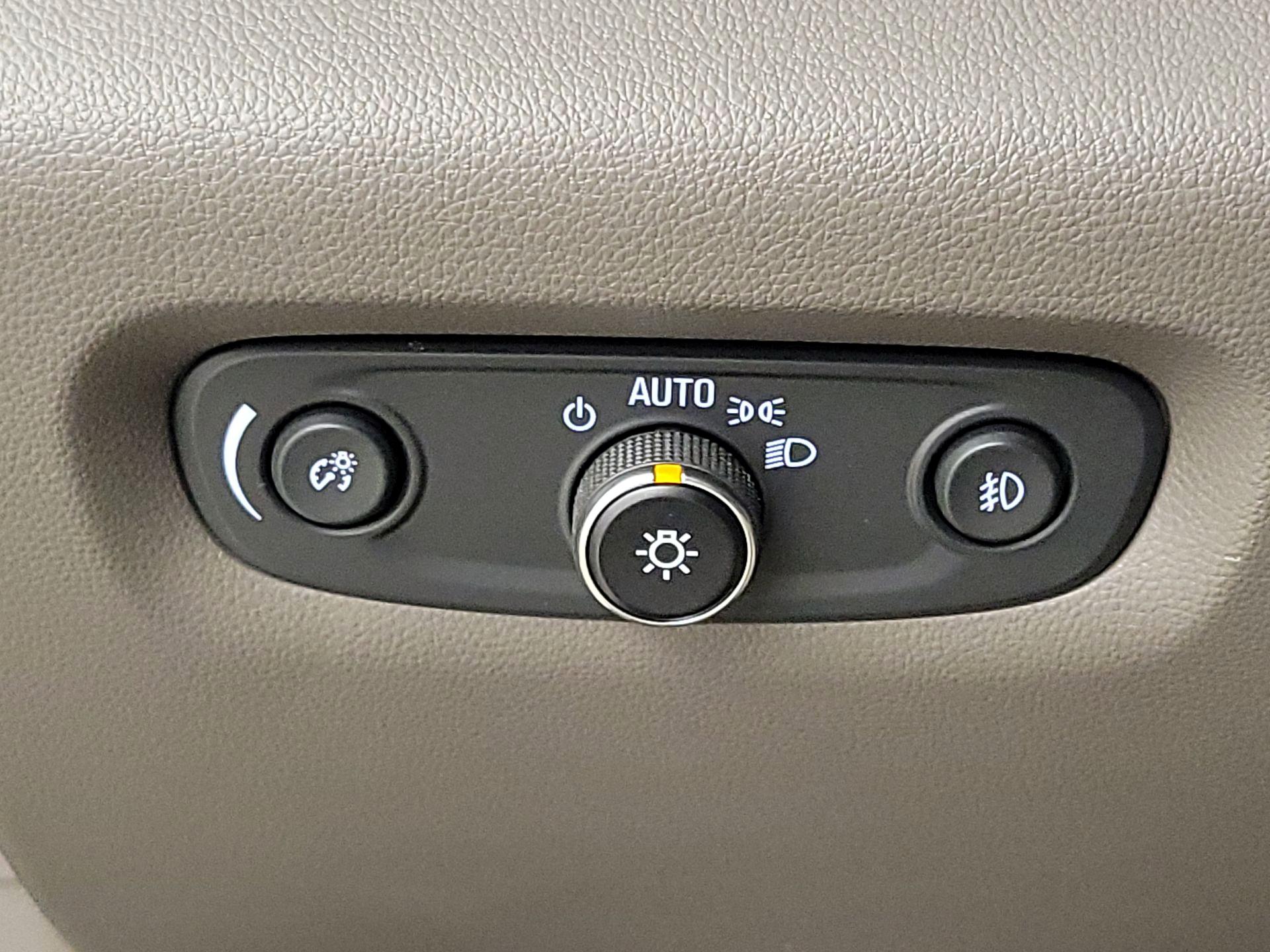 Thumbnail: 2020 Chevrolet Traverse - 13