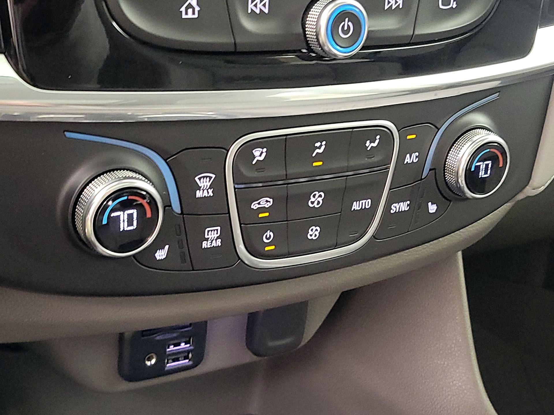 Thumbnail: 2020 Chevrolet Traverse - 17