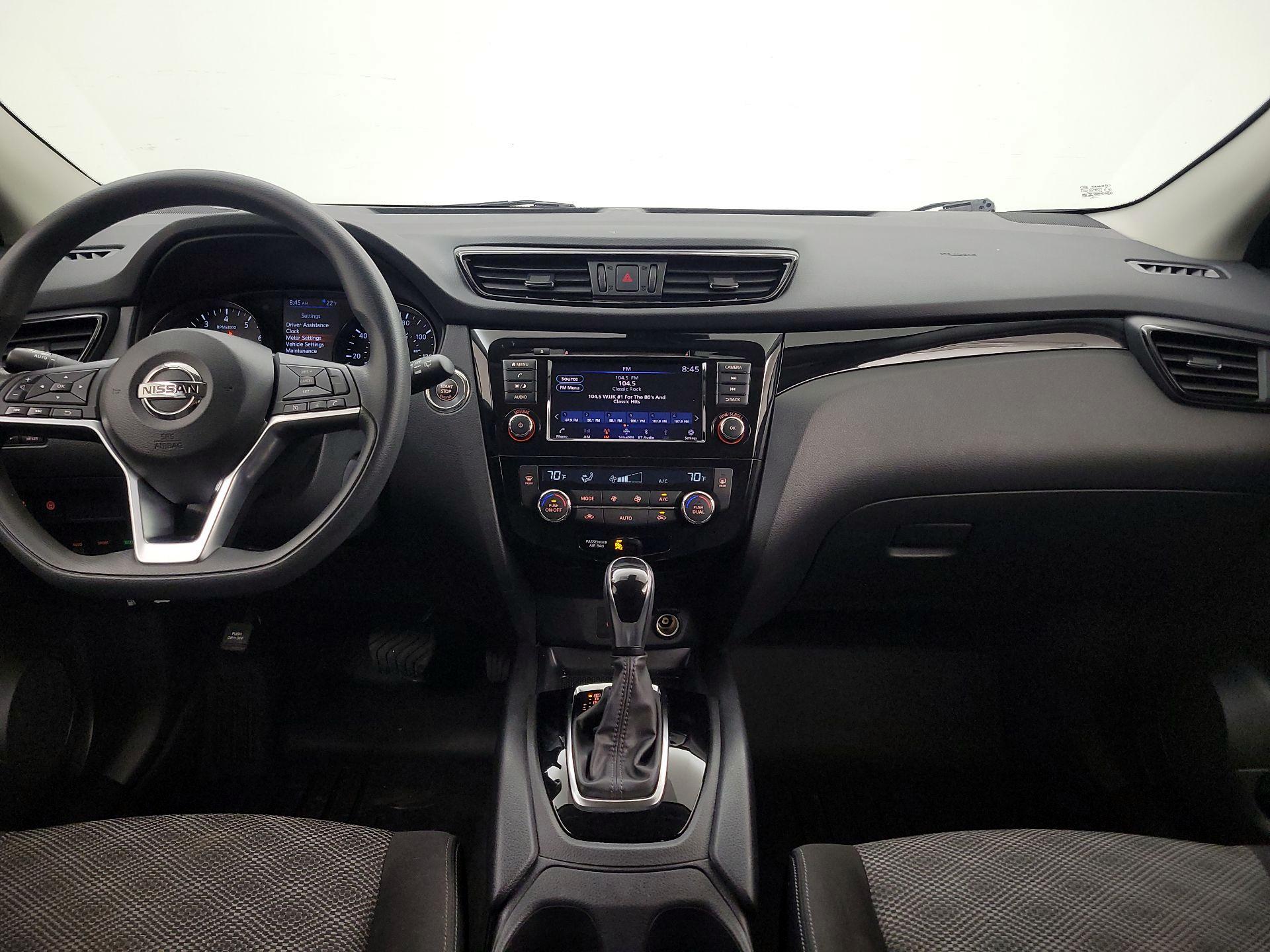 Thumbnail: 2020 Nissan Rogue Sport - 9