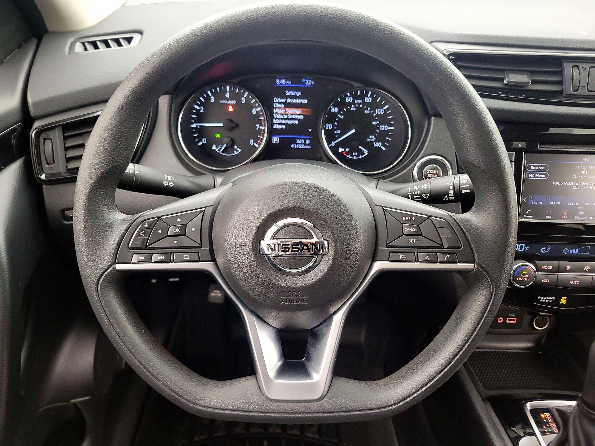 Thumbnail: 2020 Nissan Rogue Sport - 10