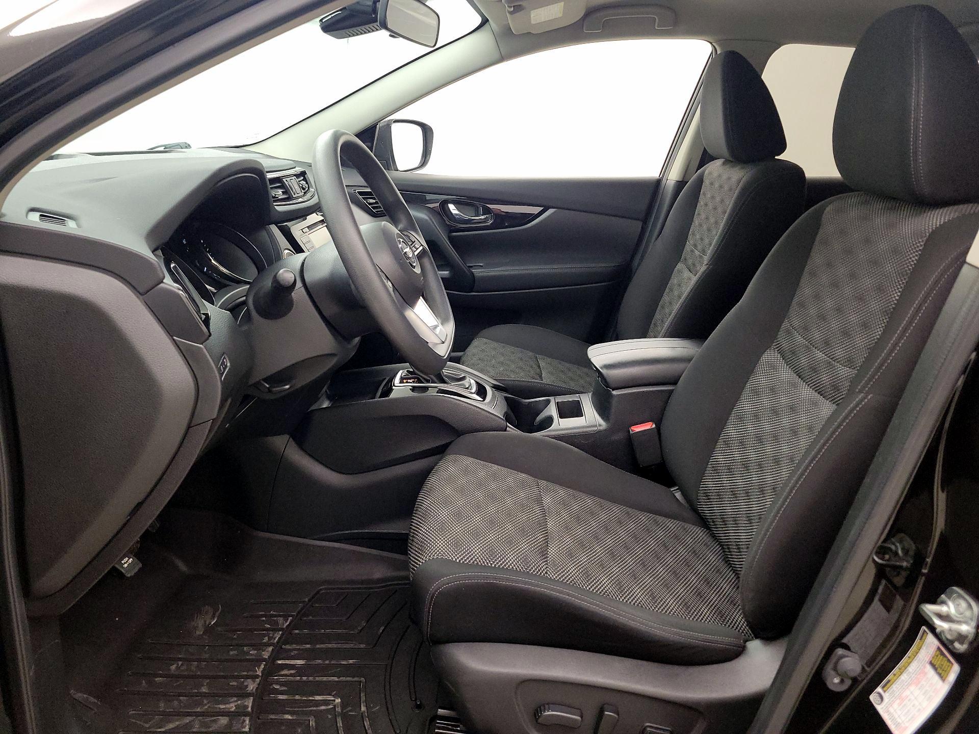 Thumbnail: 2020 Nissan Rogue Sport - 11